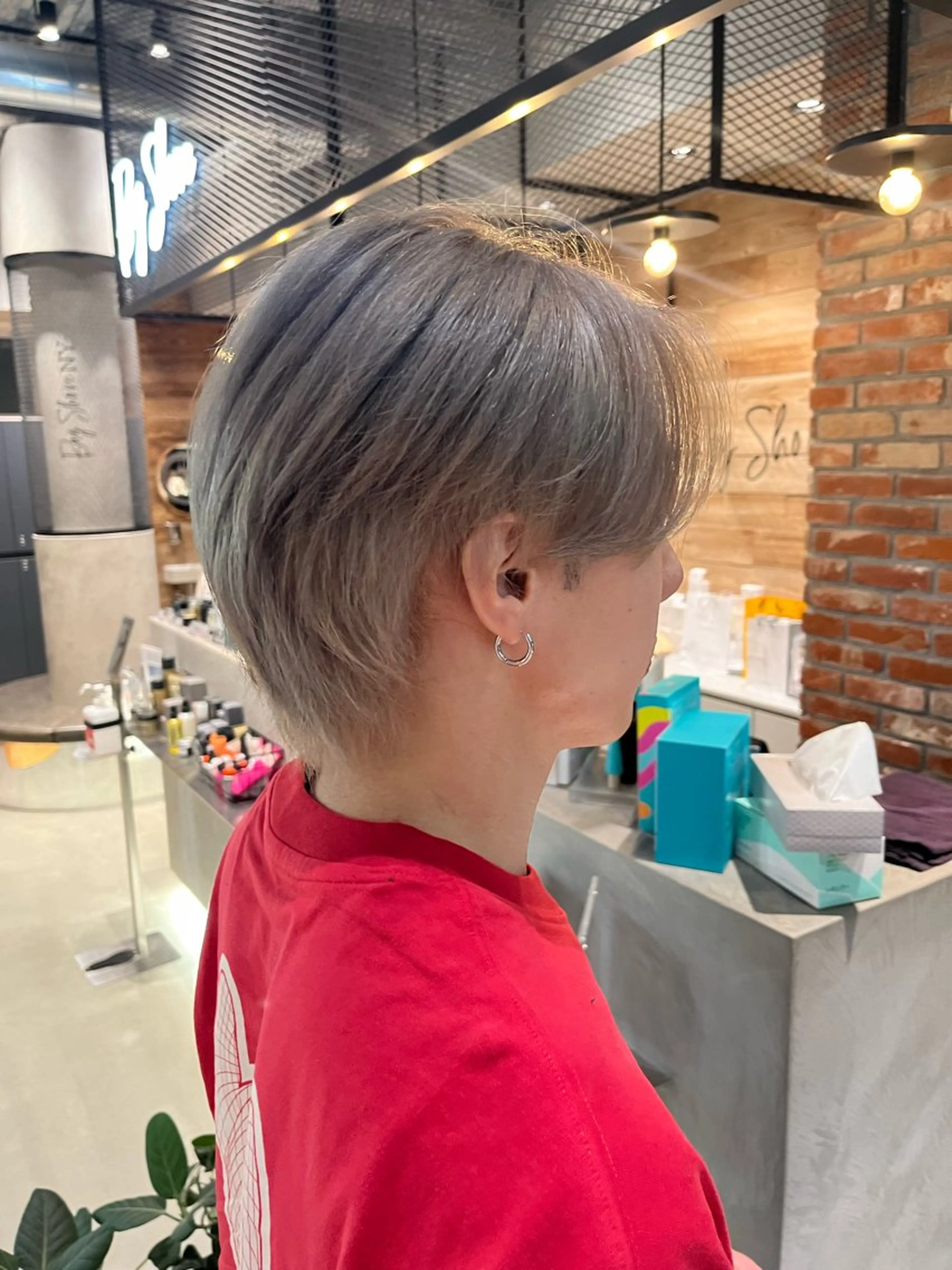 ショート カラー メンズ グレージュ 志賀 楓のヘアスタイル