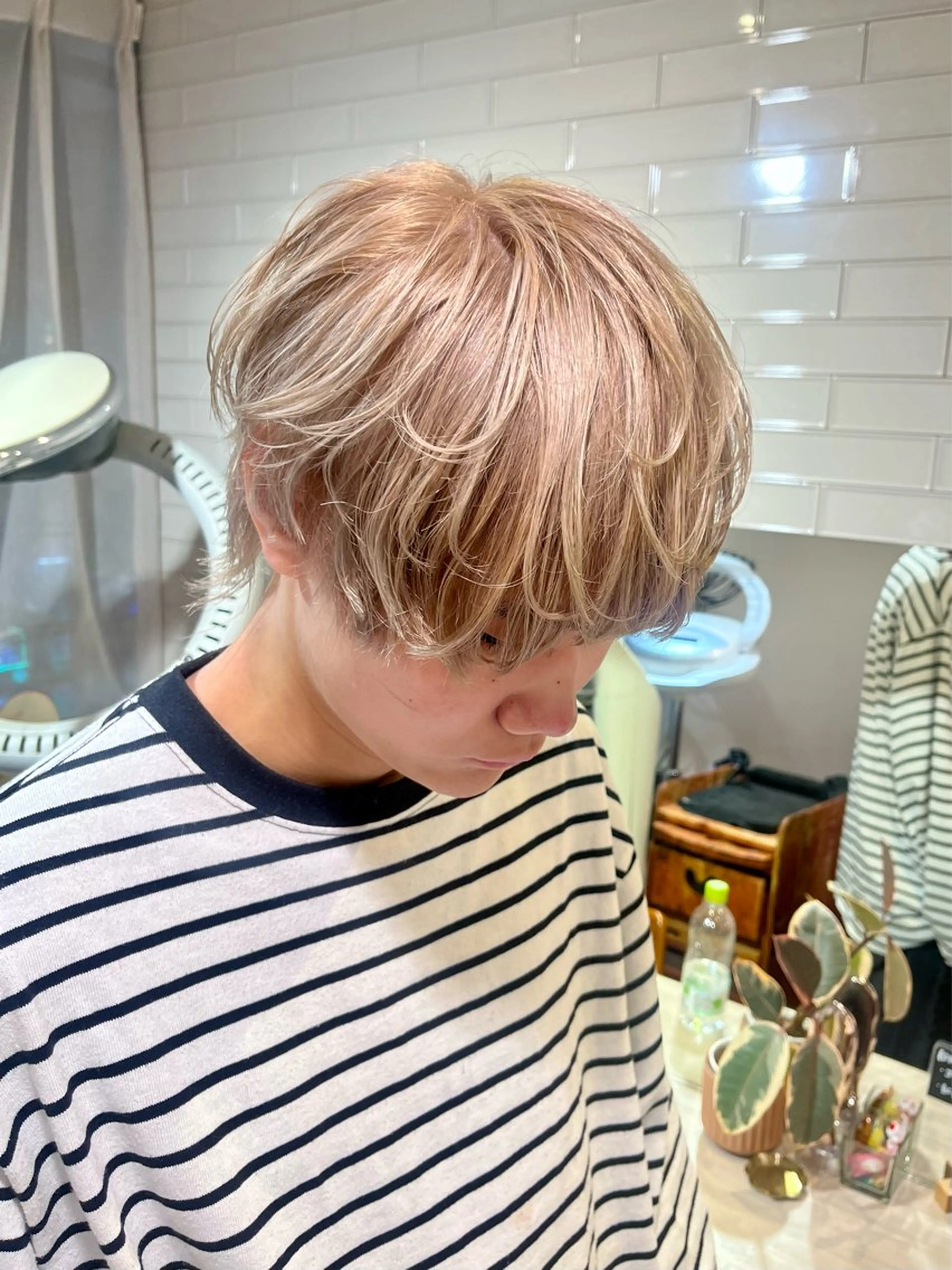 ショート メンズ メンズバレイヤージュ メンズブリーチ センターパート ダウンパーマ フェードカット カット ヘアカラー 田中 旭 横浜メンズ特化のヘアスタイル