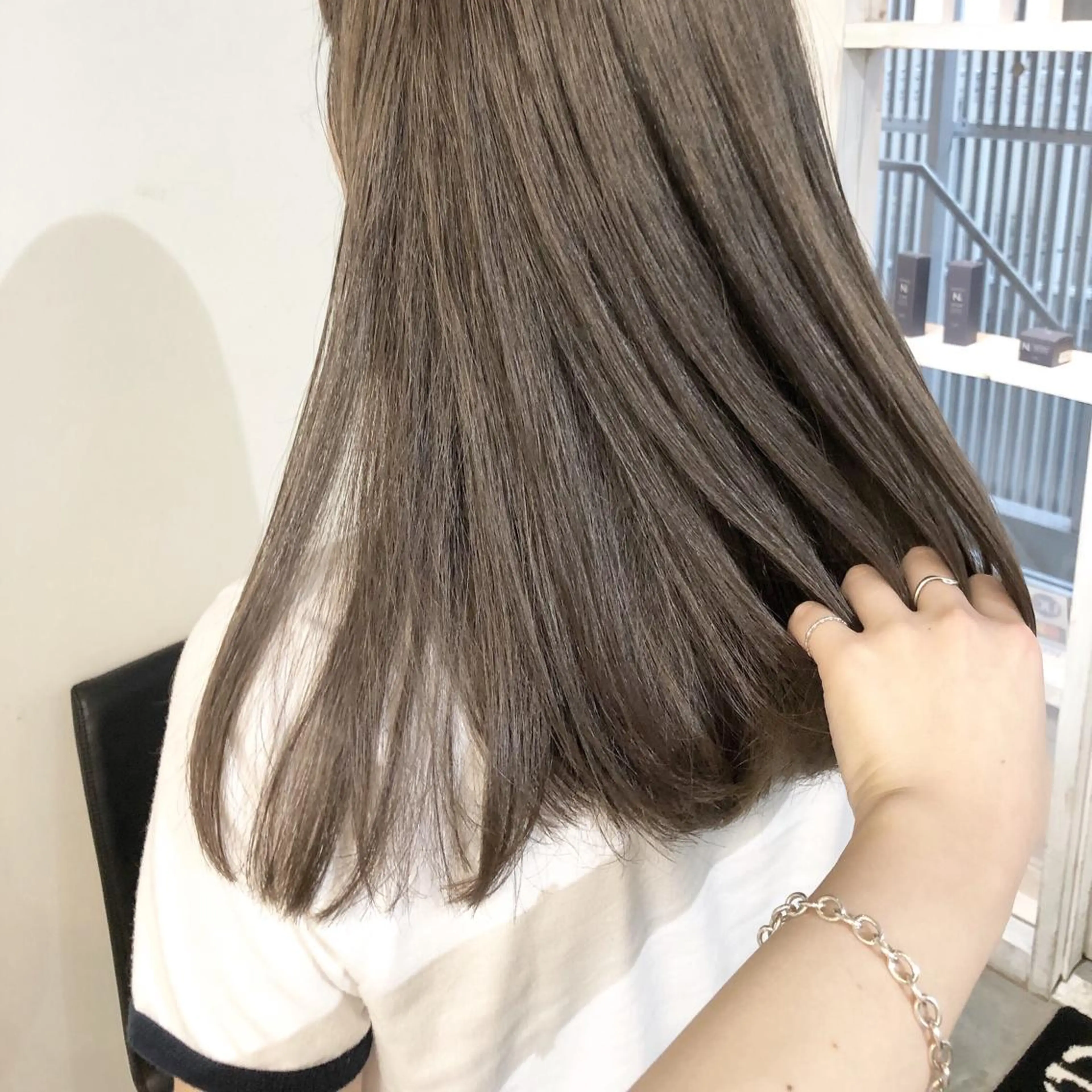 ロング カラー ヘアアレンジ ベージュカラー ダブルカラー ミルクティーベージュ 榎園 由美のヘアスタイル