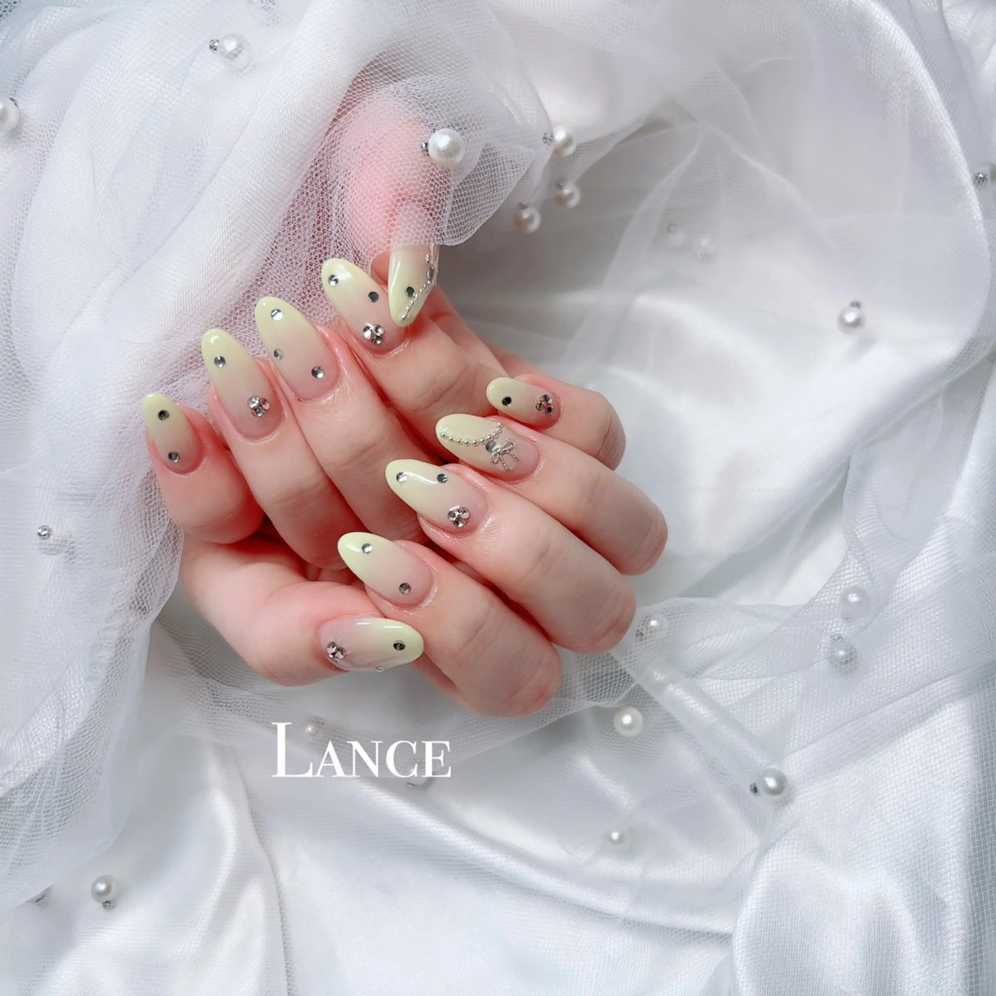 ネイル キラキラネイル 韓国ネイル マグネットネイル 春ネイル ワンホンネイル ハンドネイル Lance nailのネイルデザイン