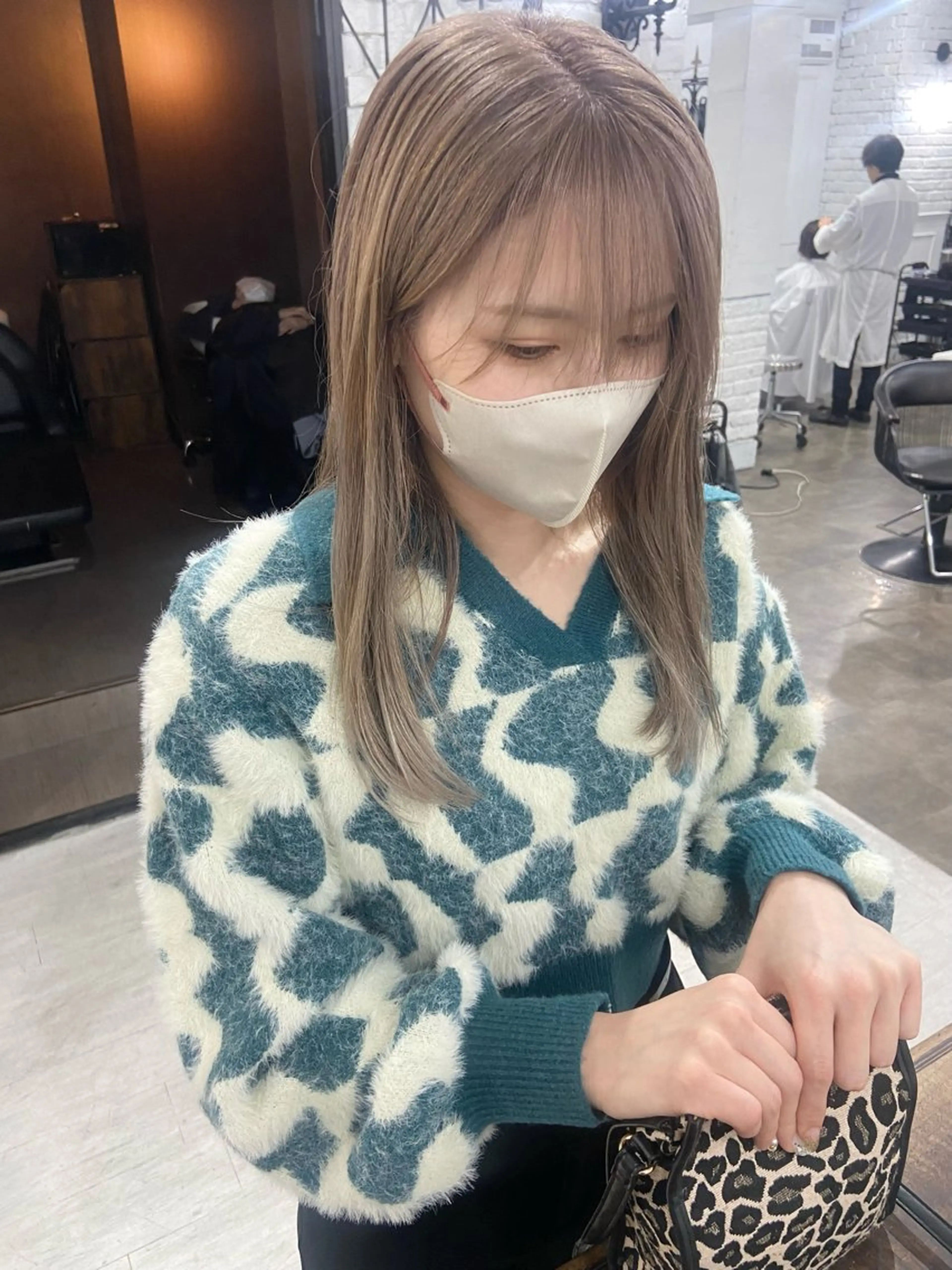 ロング カラー ベージュカラー ブリーチ 抜きっぱなしブロンド ブロンド ケアブリーチ ヘアカラー トリートメント SALOWIN札幌大通り所属・札幌ハイトーン/ ブリーチカラー/ドイのヘアスタイル