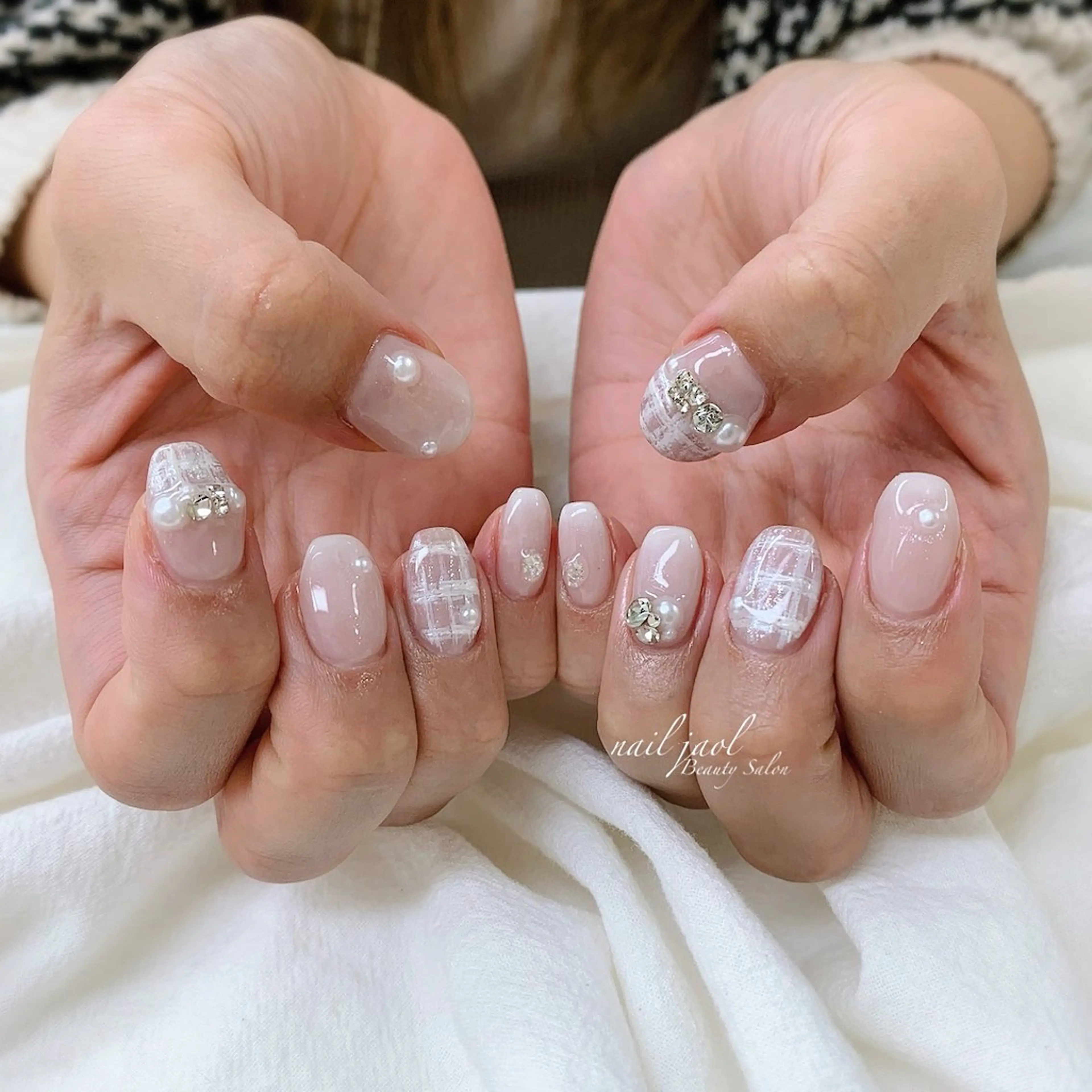 ミディアム 韓国風ヘア クリスマス ハンドネイル ハンドケア nail jaol池袋店所属・ネイルJaol 池袋のネイルデザイン