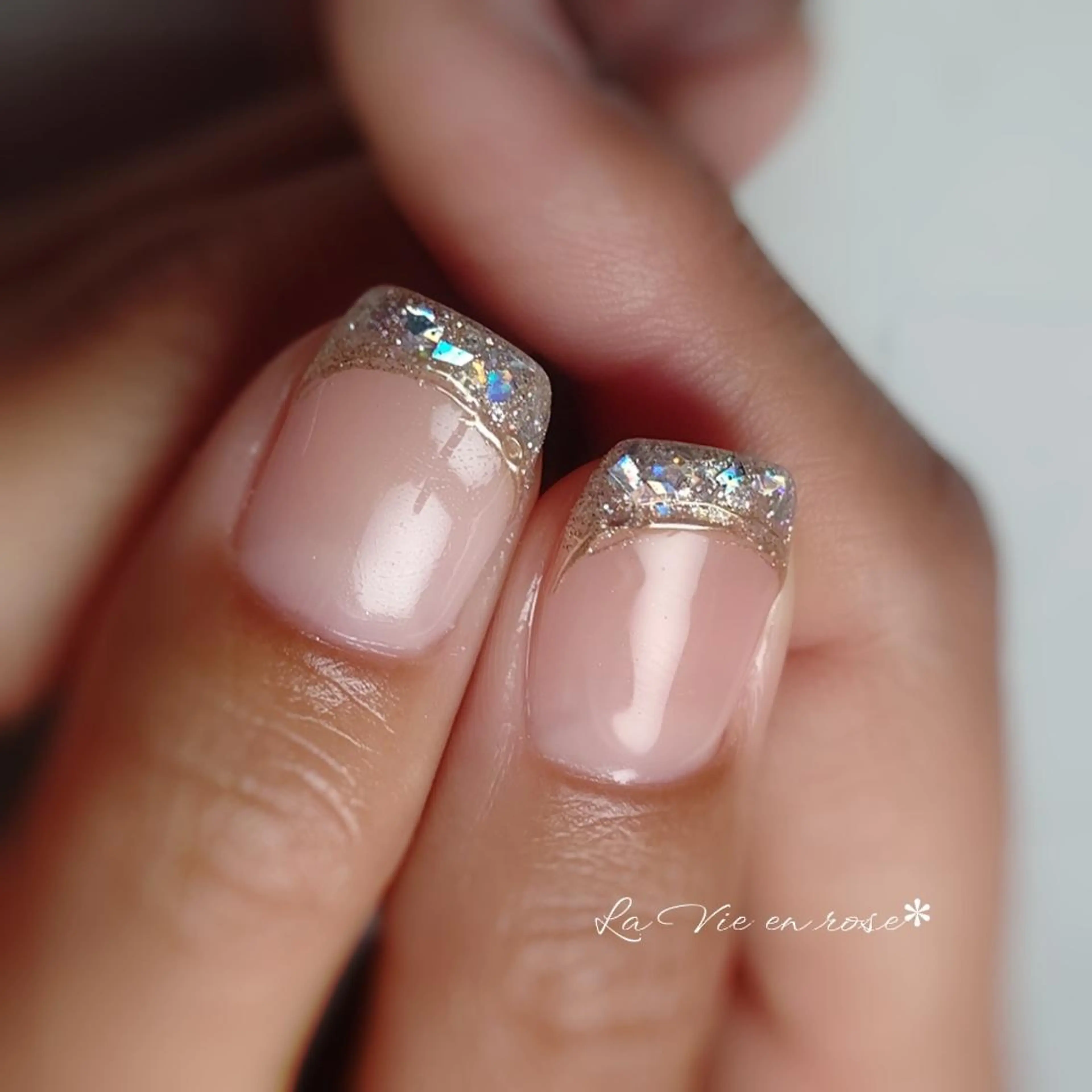 ネイル フレンチネイル ミラーネイル ラヴィアン ローズのネイルデザイン