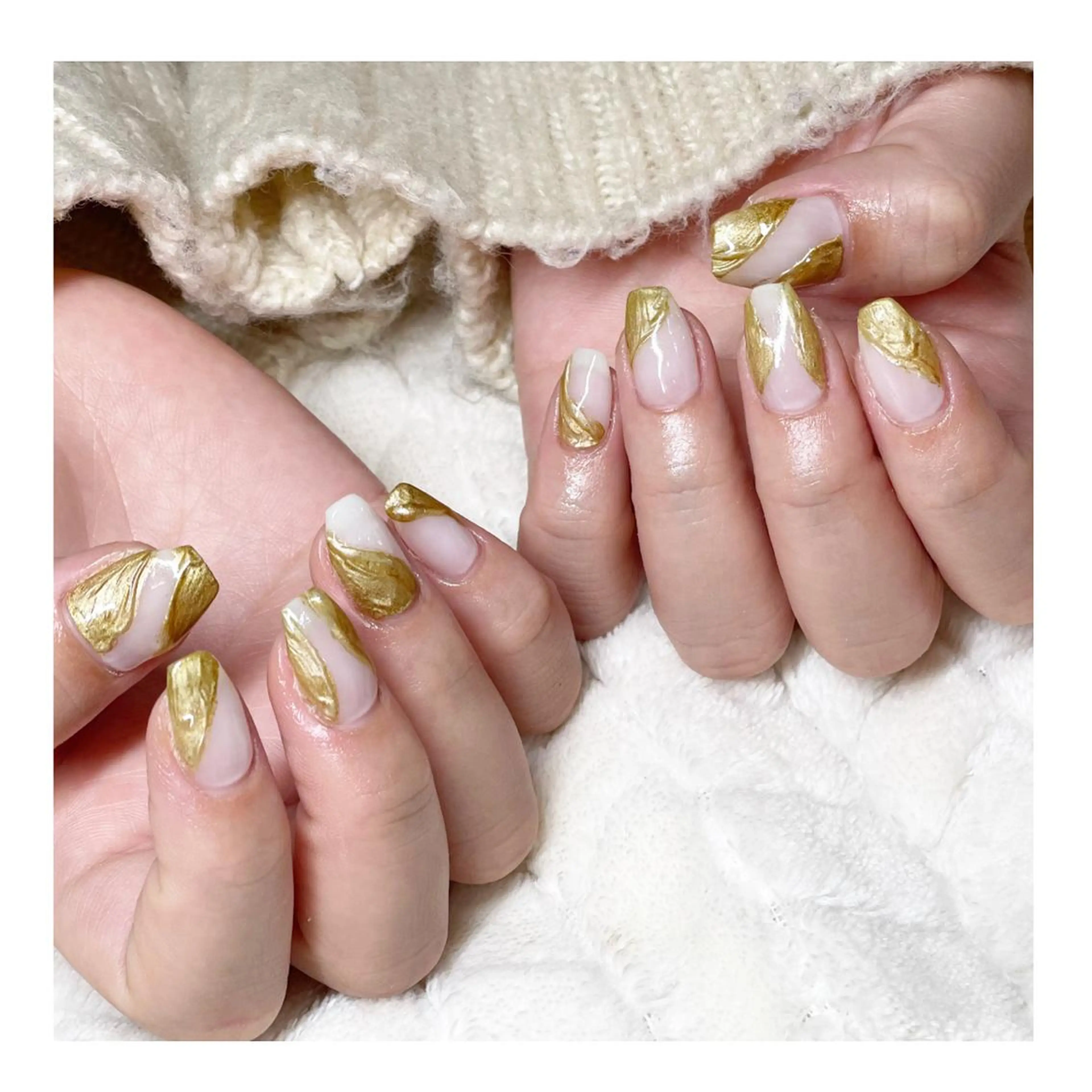 ネイル アートネイル ジェルネイル ゴールド ミラーネイル ホワイト ハンドネイル LaLa Peach 福岡のマツエク・マツパデザイン