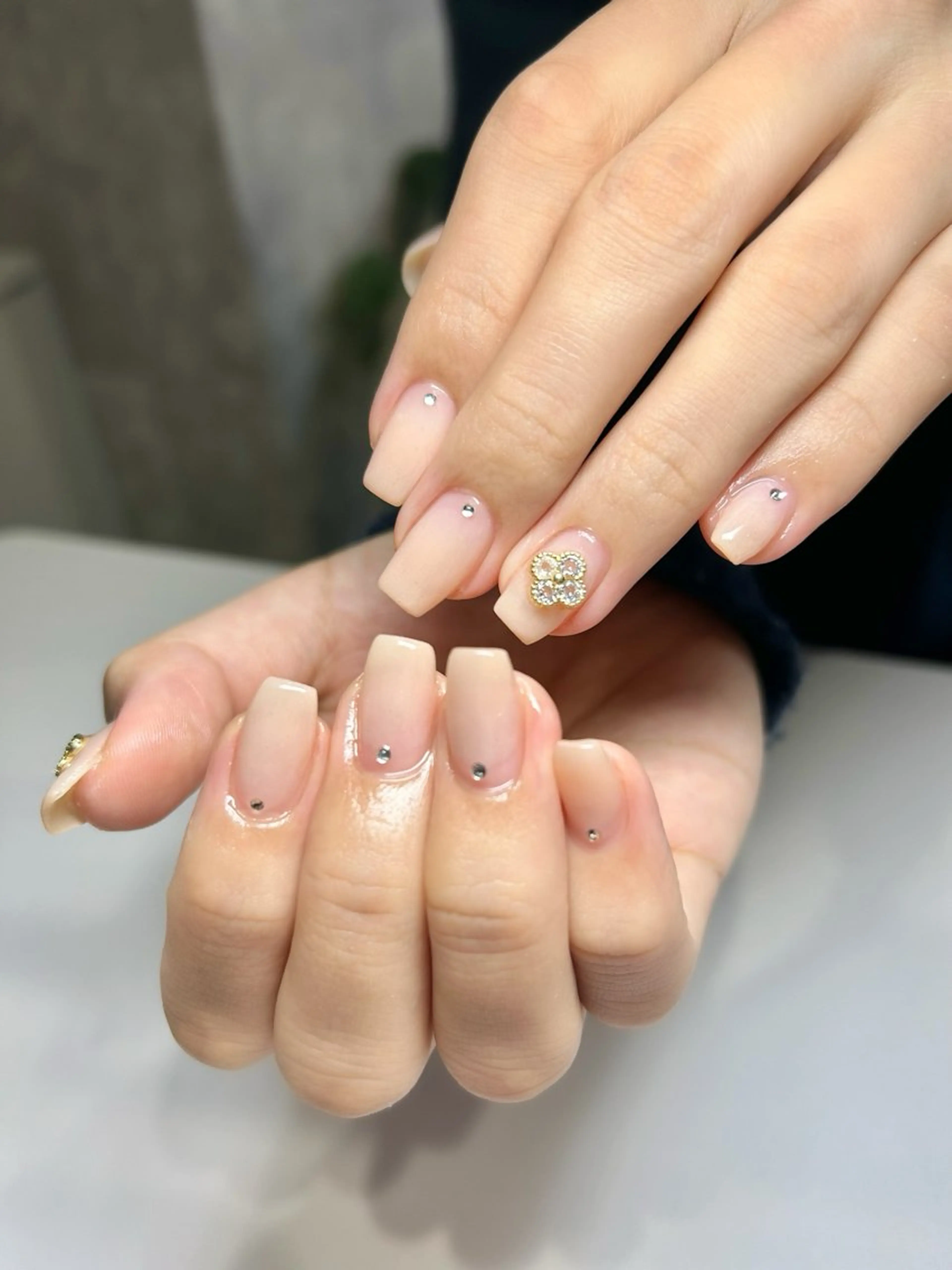 ネイル ストーンネイル ハンドネイル welina Miyukiのネイルデザイン