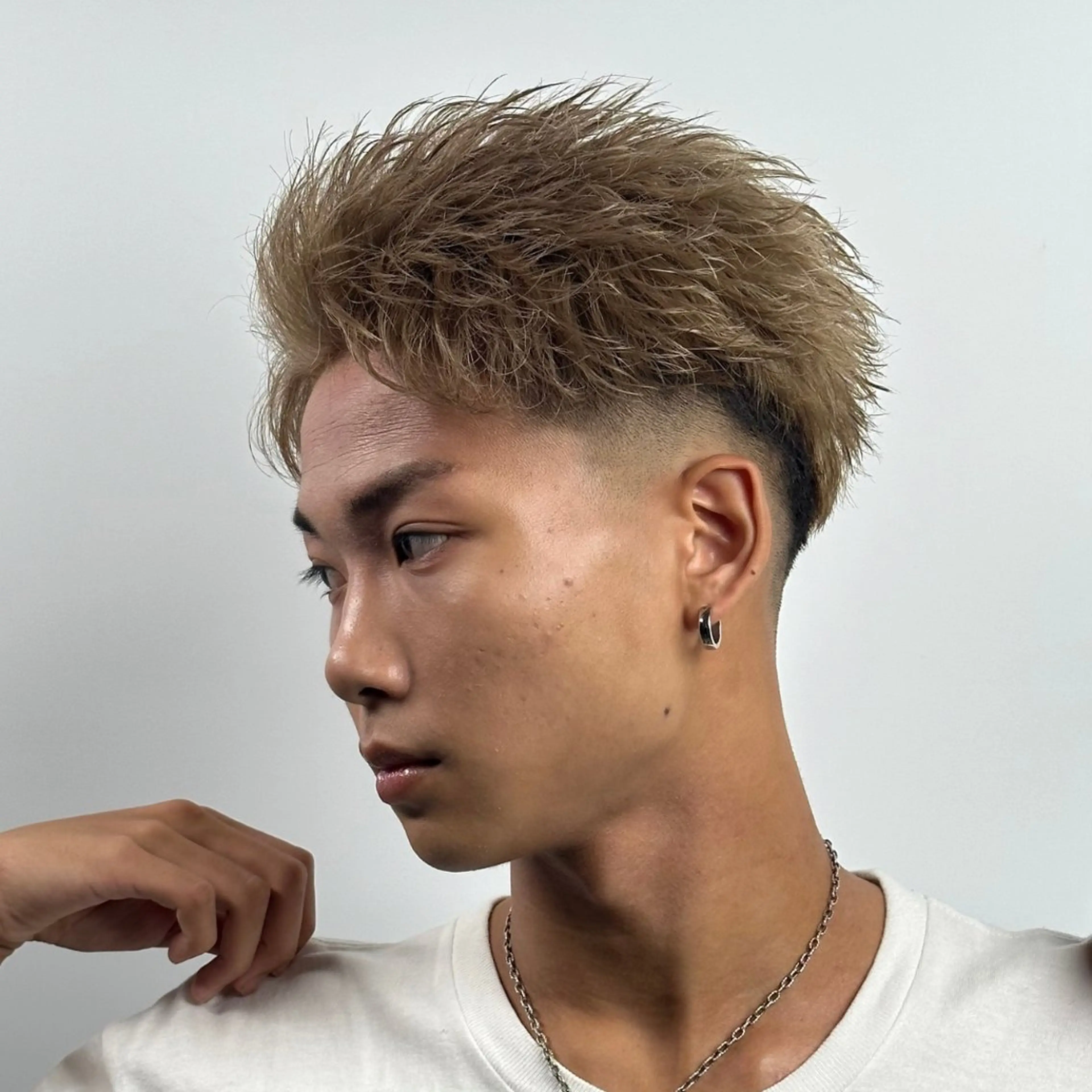カラー メンズ メンズブリーチ ブリーチ カット ヘアカラー メンズサロン REGNO（レグノ）のヘアスタイル