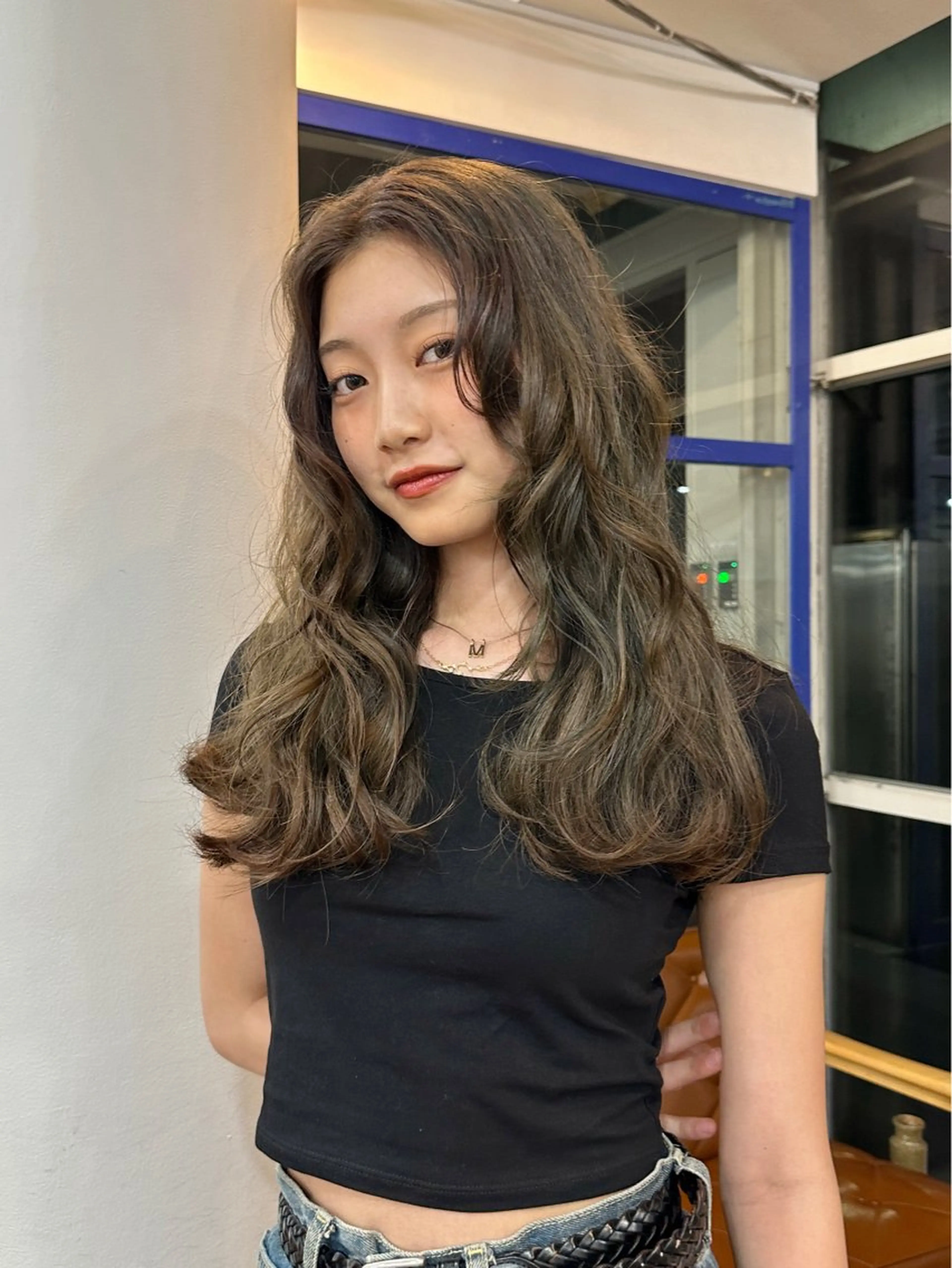 ロング カラー ベージュカラー オリーブベージュ オリーブカラー 磯　亜由香 🌷ブリーチのヘアスタイル