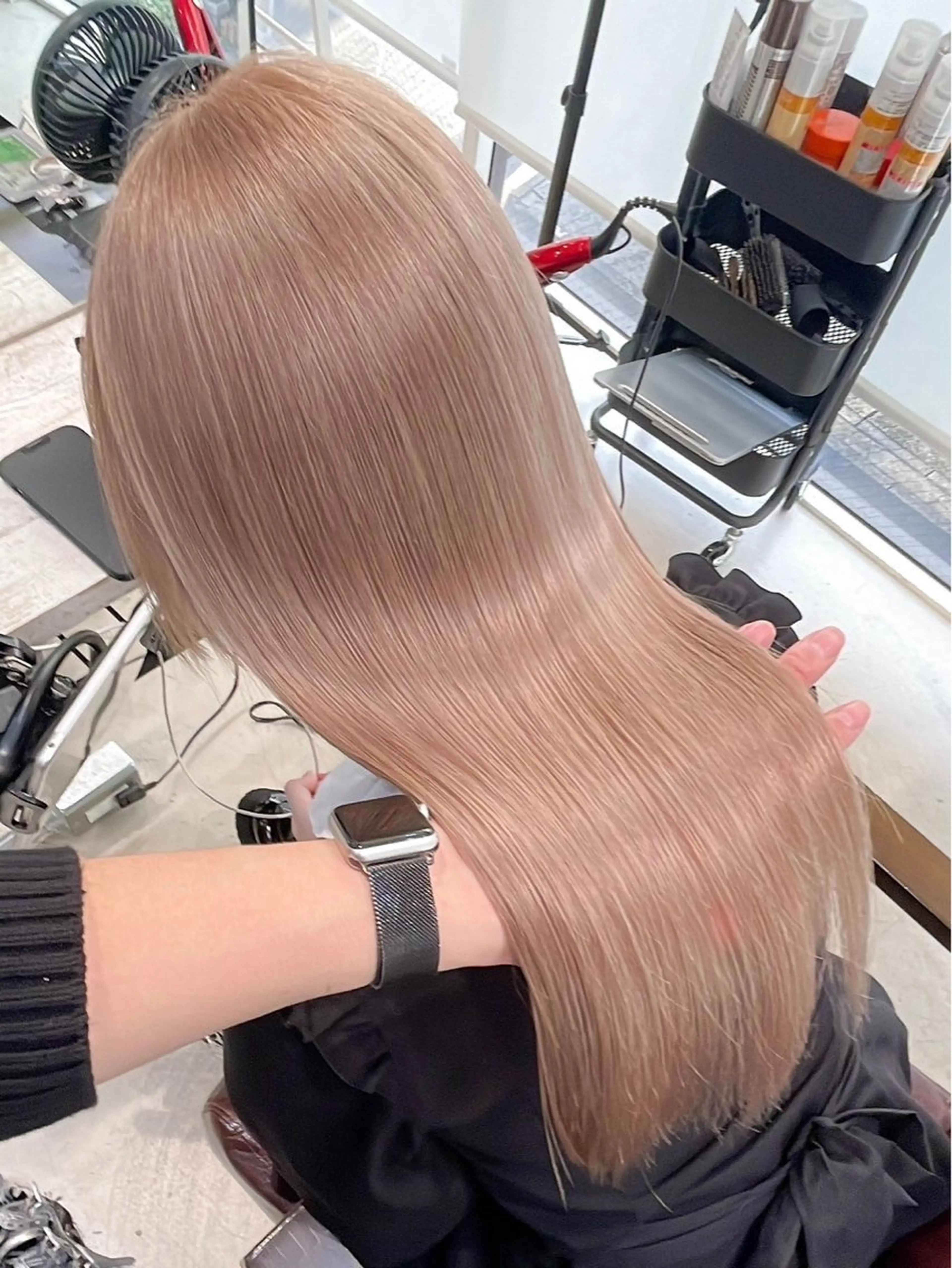 ロング カラー ベージュカラー ミルクティーベージュ ハイトーン/艶カラー /渋谷/  juriのヘアスタイル