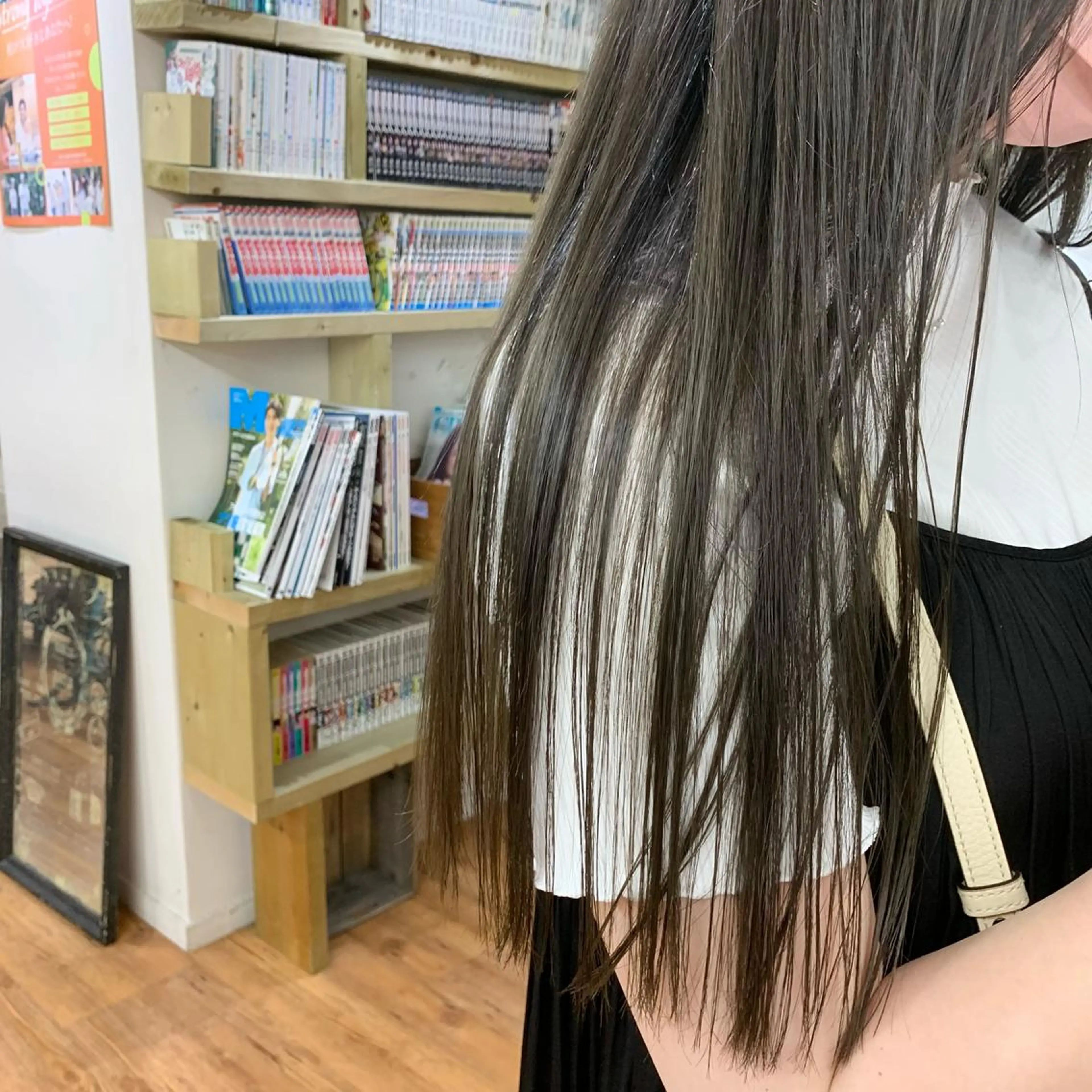 ロング カラー ベージュカラー グレージュ カット ヘアカラー トリートメント お顔まわりカット🌱 emo.村松泉綺のヘアスタイル
