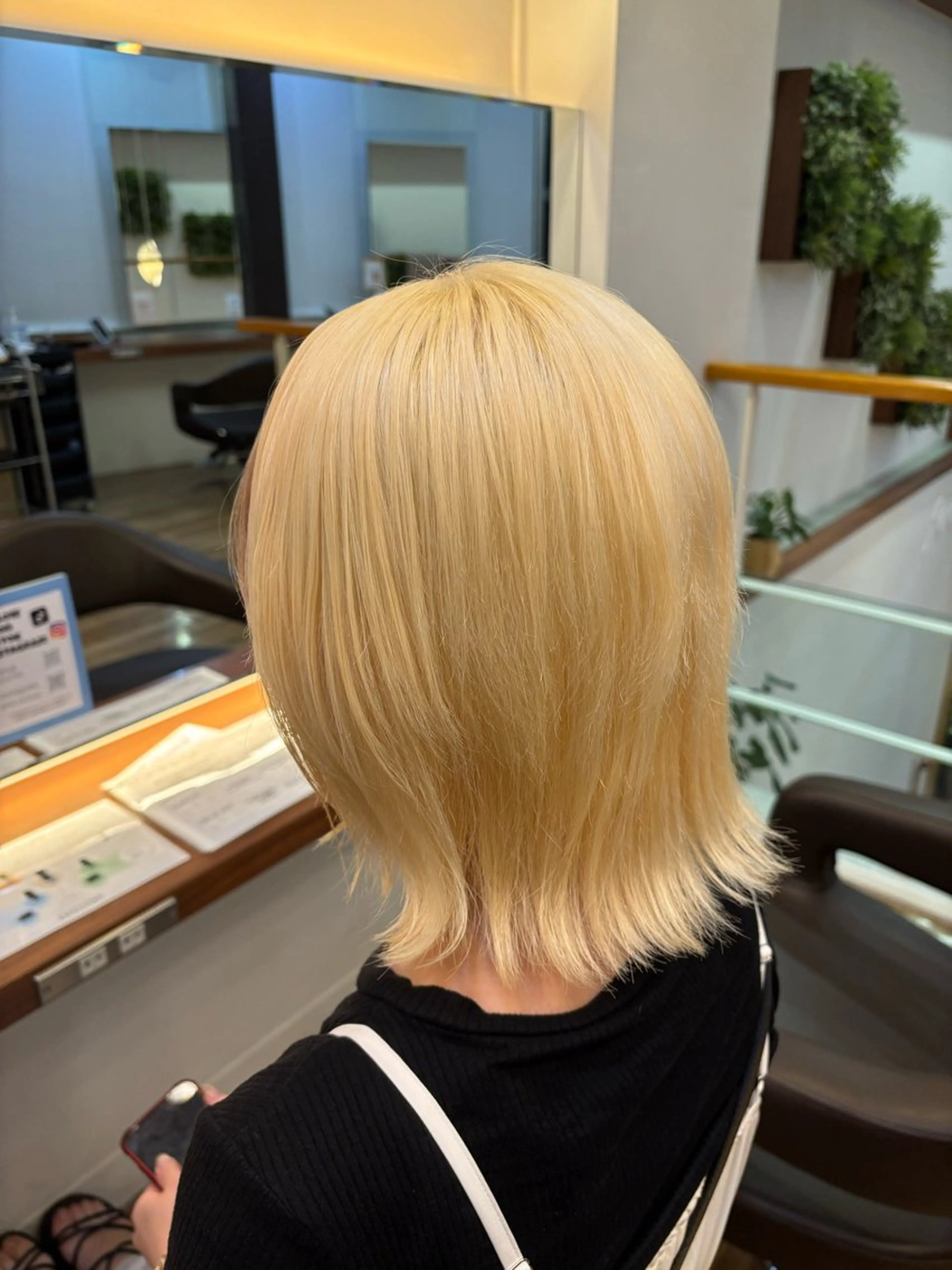 カット＋ケアブリーチ＋トリートメントの写真