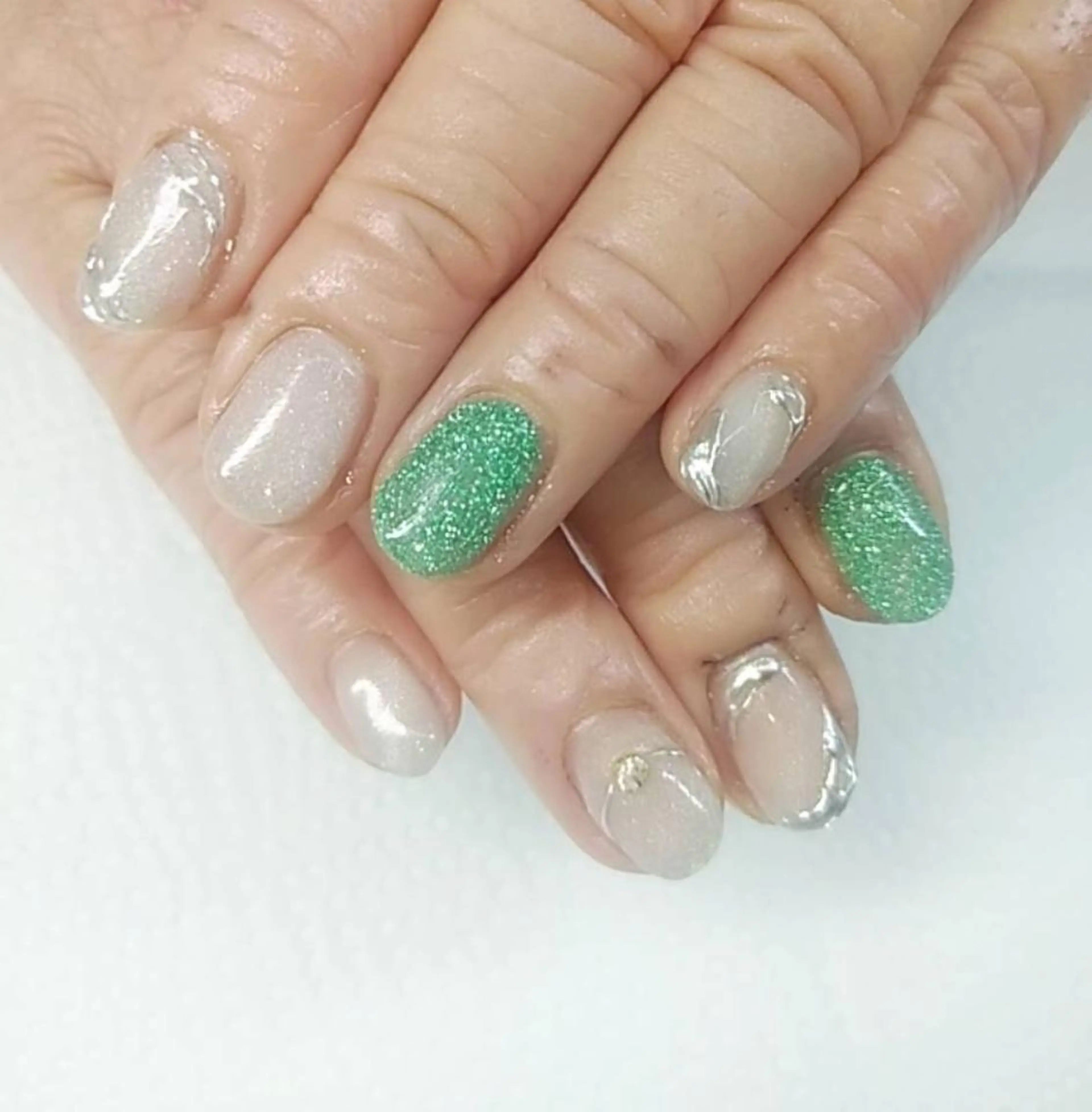 ネイル 持ち込み ハンドネイル ハンドケア プライベートサロン RosyLily所属・プライベートサロン Rosy Lilyのネイルデザイン