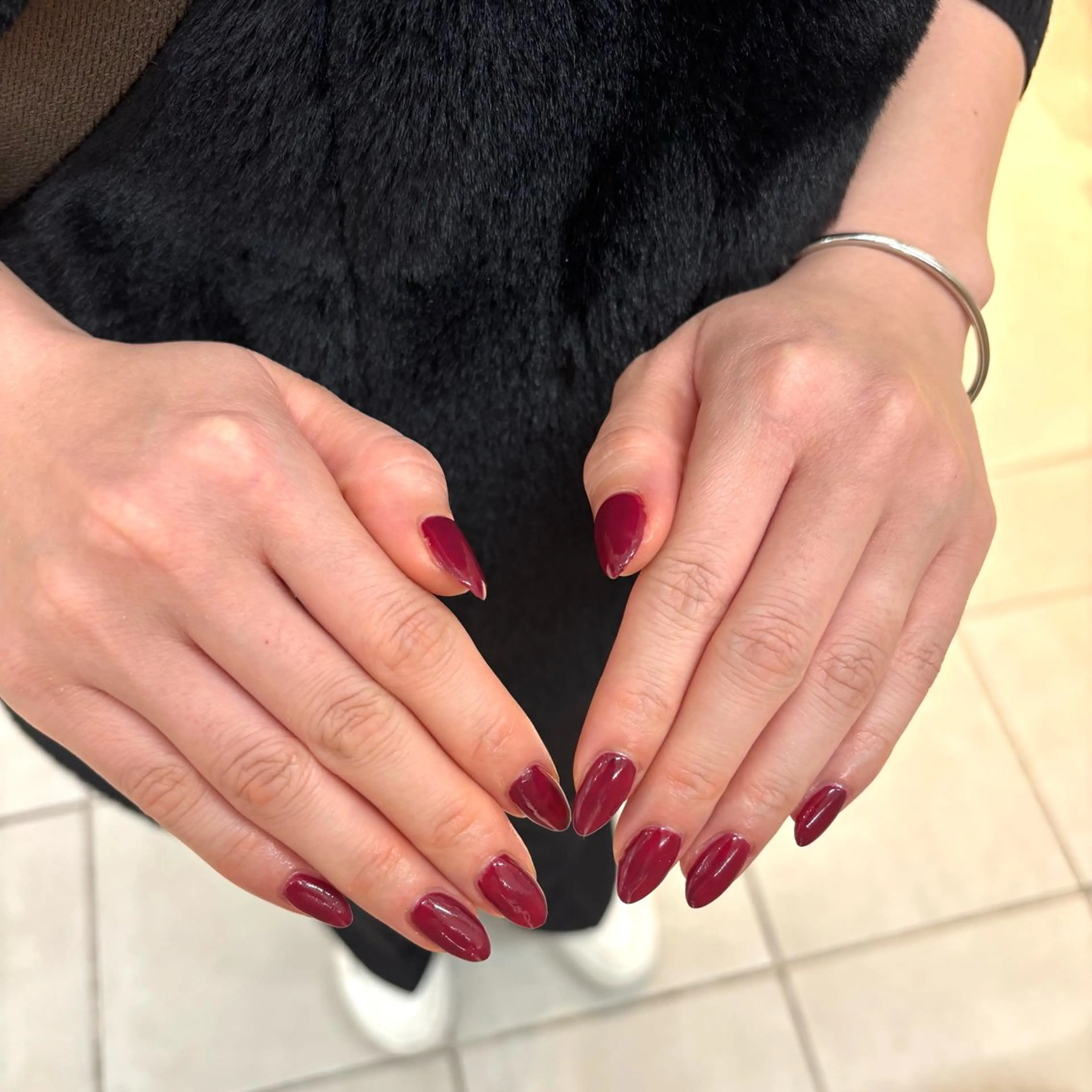 ネイル マットネイル 赤色 ai _l0ve TRIOS nailのネイルデザイン