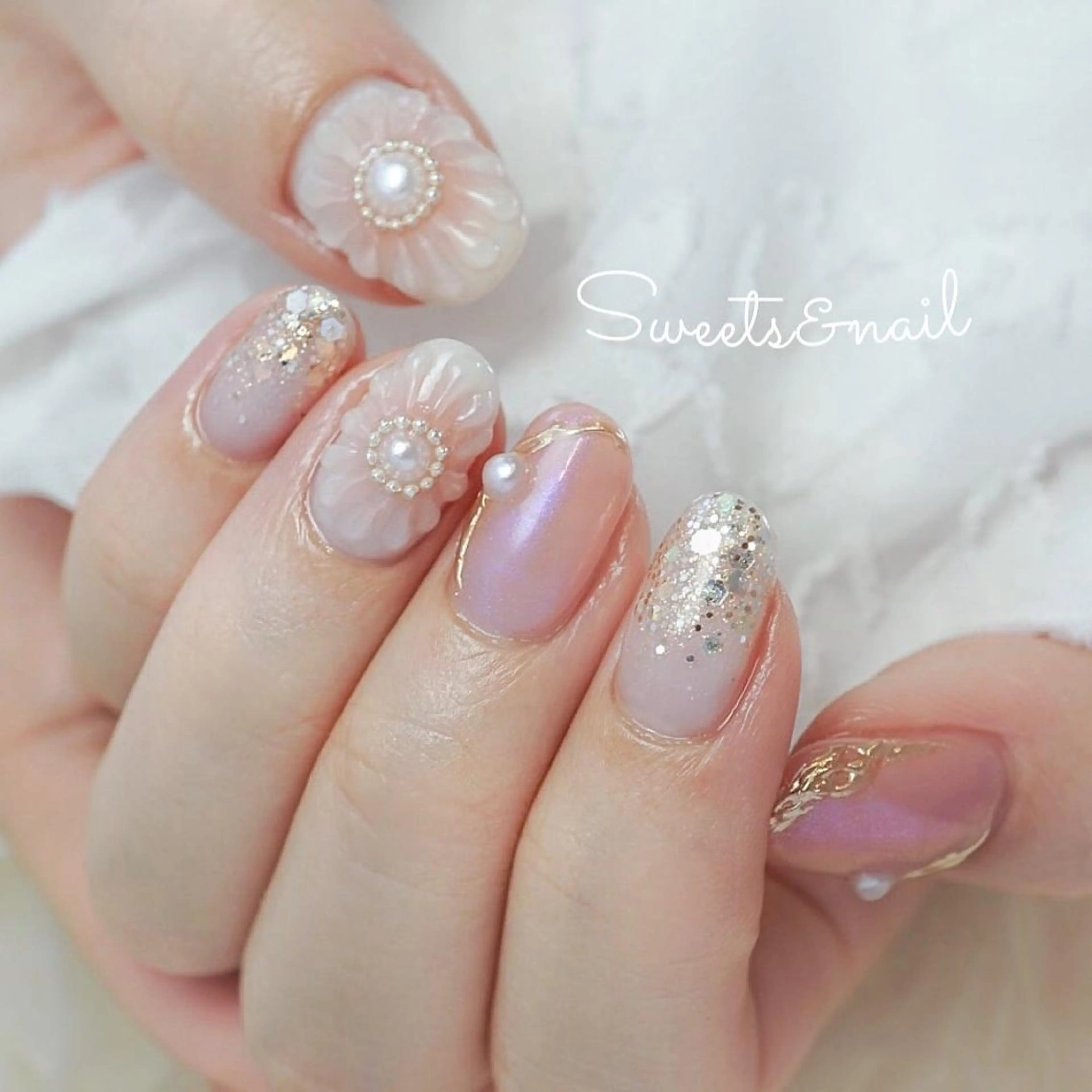 ネイル フラワーネイル キラキラネイル ミラーネイル ニュアンスネイル ピンク Sweets &nailのネイルデザイン