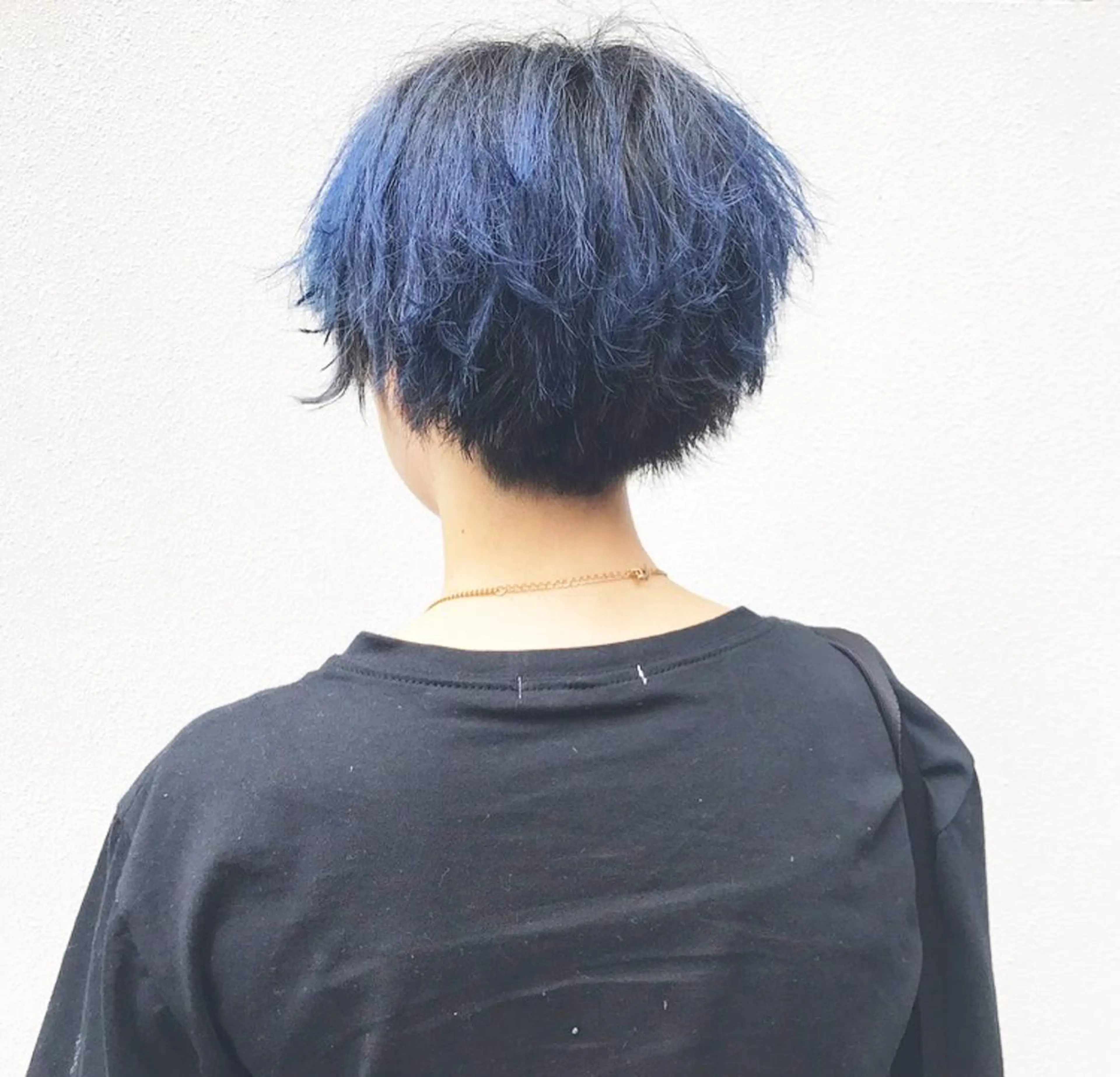 ショート カラー ブリーチ、パーマ 西部笑のヘアスタイル