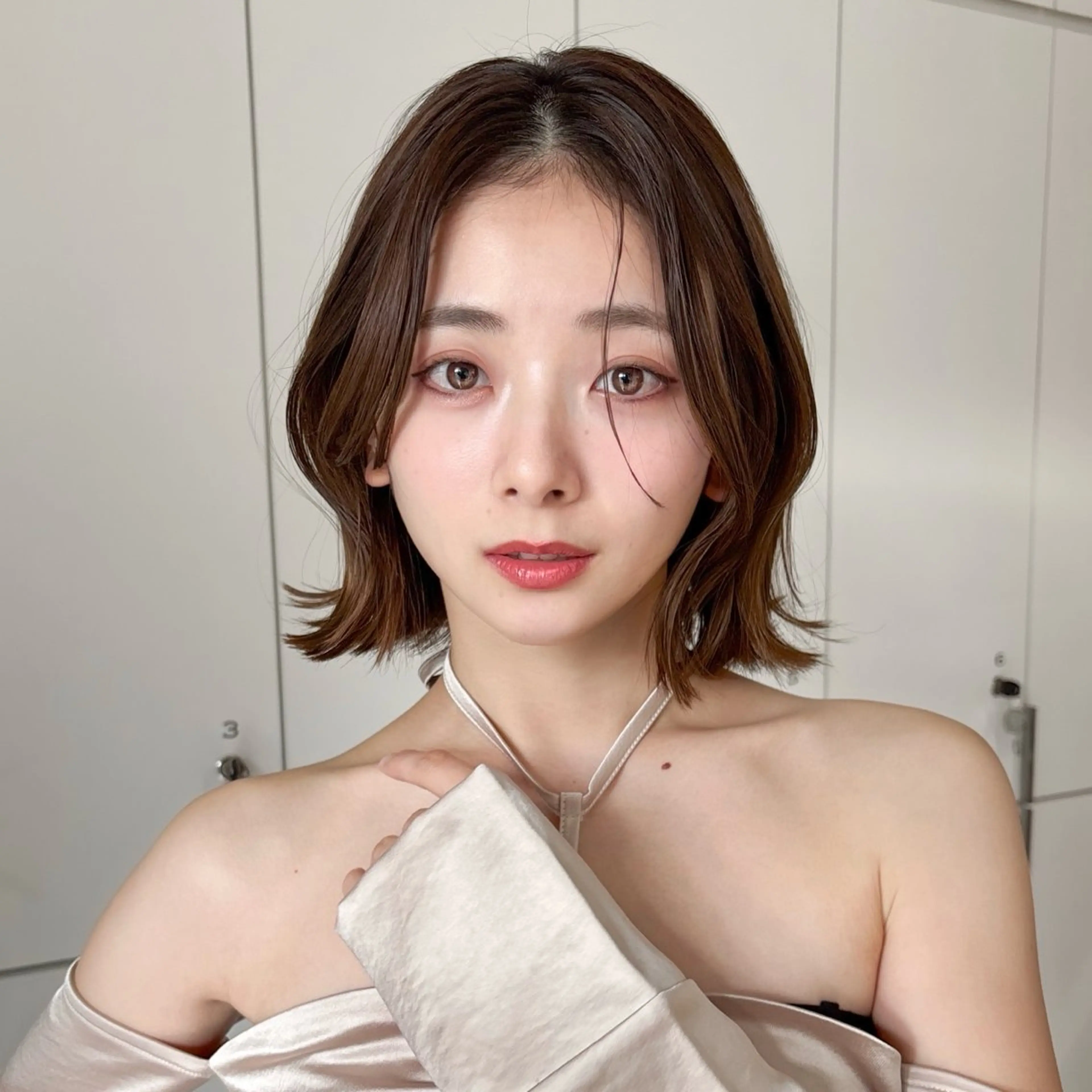 ミディアム ミディアムパーマ ボブ くびれヘア 顔周りカット 髪質改善 カット ヘアカラー トリートメント 原宿/韓国レイヤー ボブ髪質改善Yasuのヘアスタイル