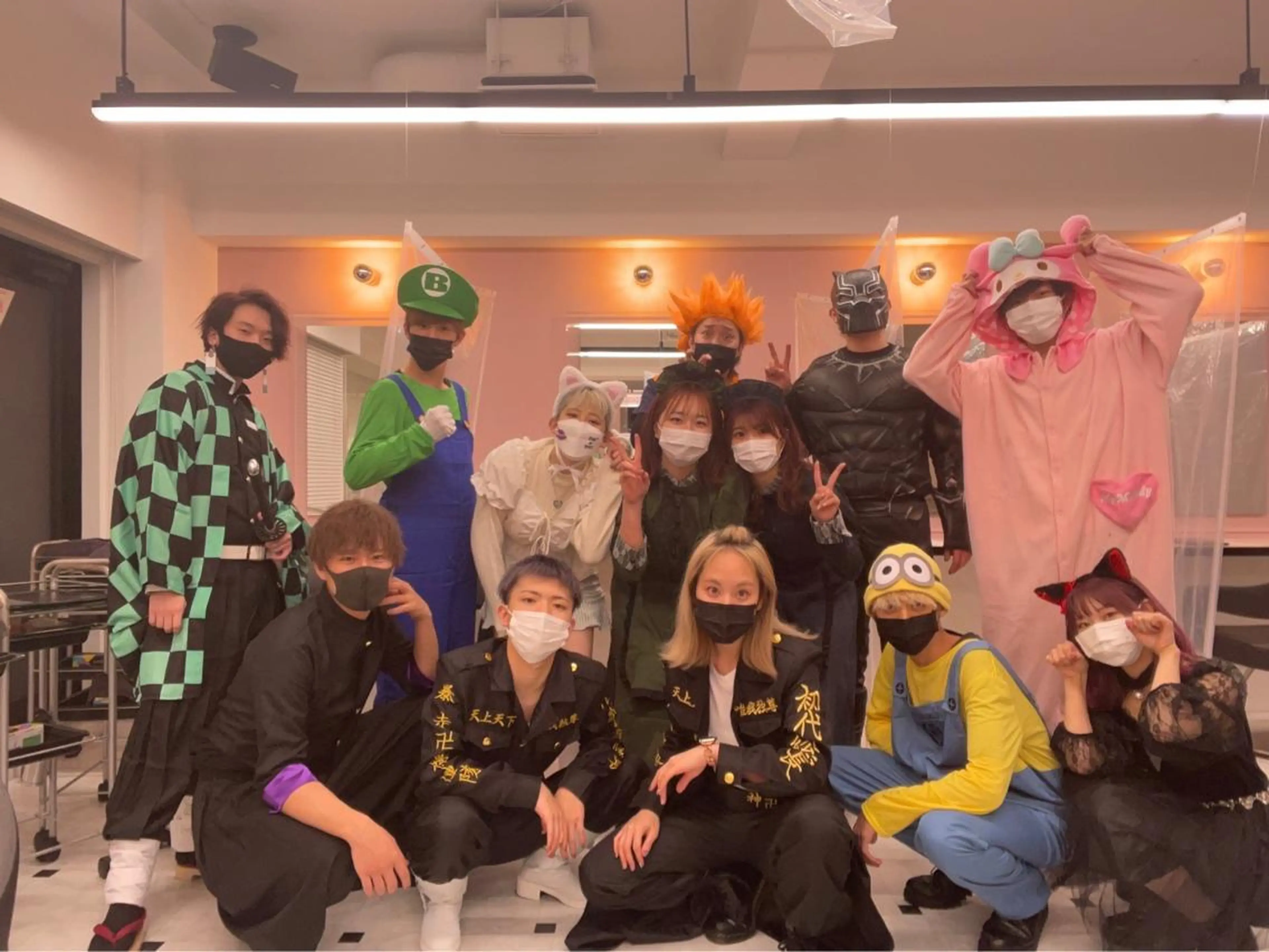 ロング カラー ヘアアレンジ ハロウィン ケアブリーチ 韓国レイヤーKYONのヘアスタイル