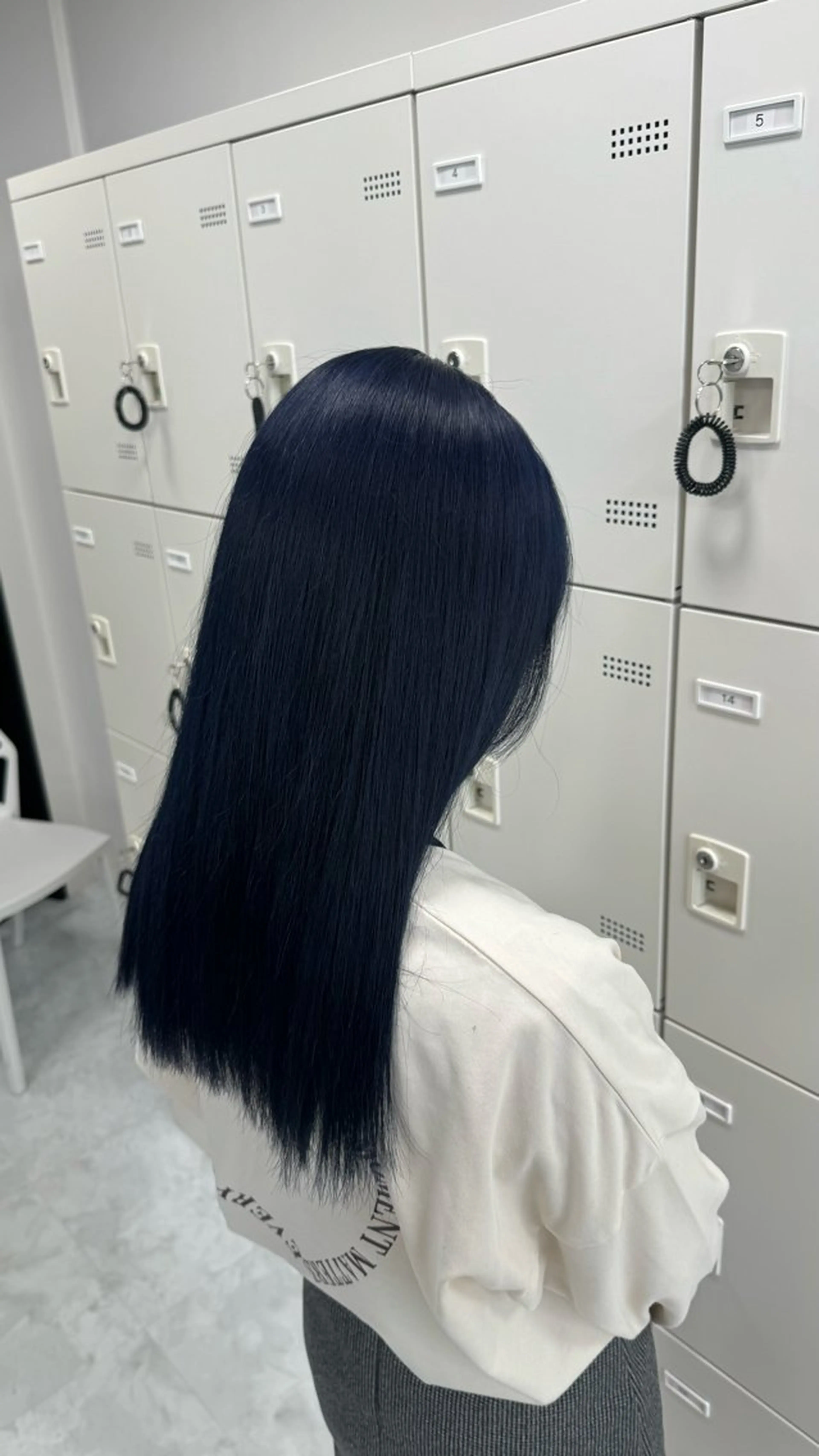 カラー 🩶niina 暗髪韓国系カラー🩶のヘアスタイル