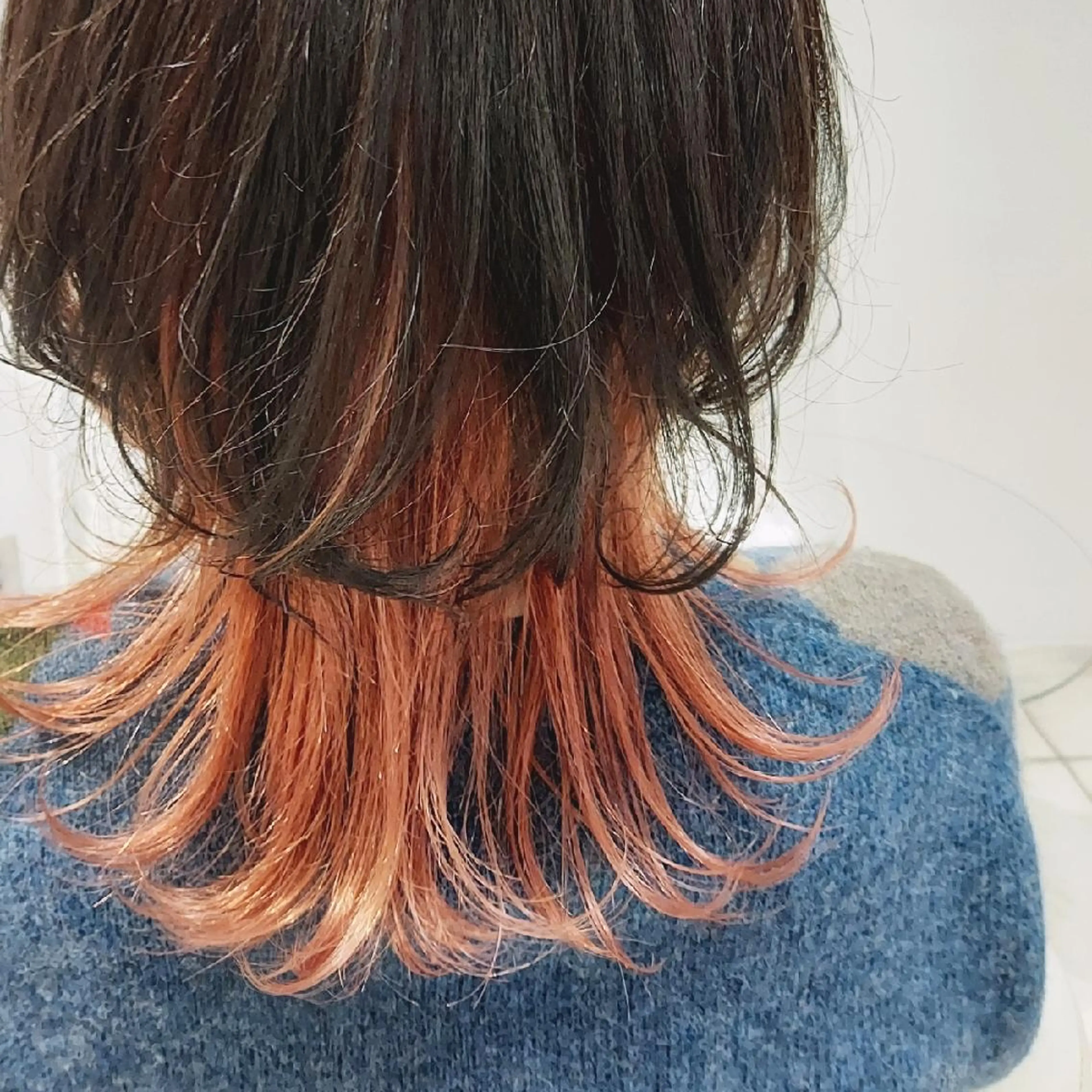 ミディアム カラー デザインカラー オレンジ ピンクカラー 樋口 千尋のヘアスタイル