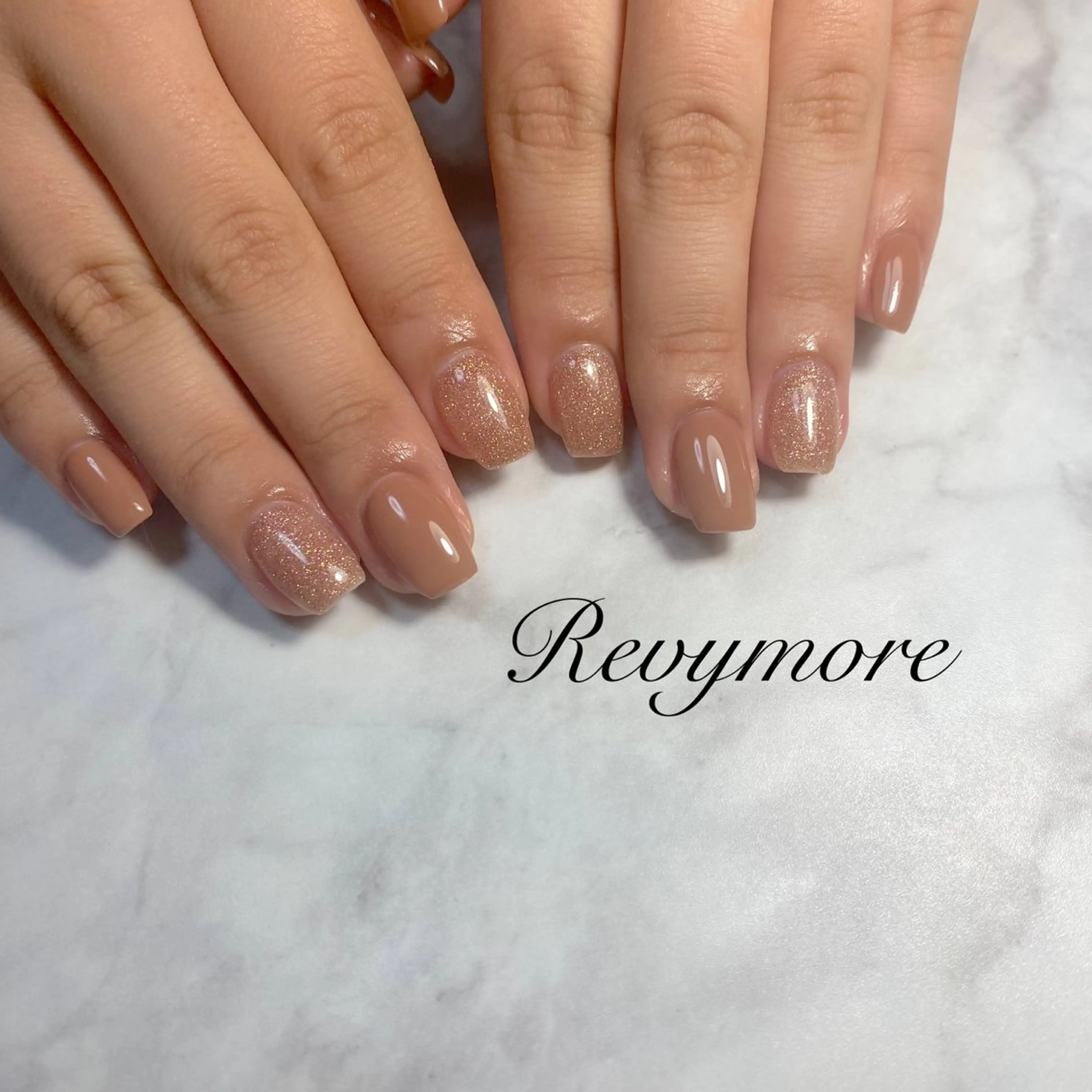 ネイル ブラウン ジェルネイル キラキラネイル 韓国ネイル ラメ(グリッター) nail salon Revymore所属・nail salon Revymoreのネイルデザイン