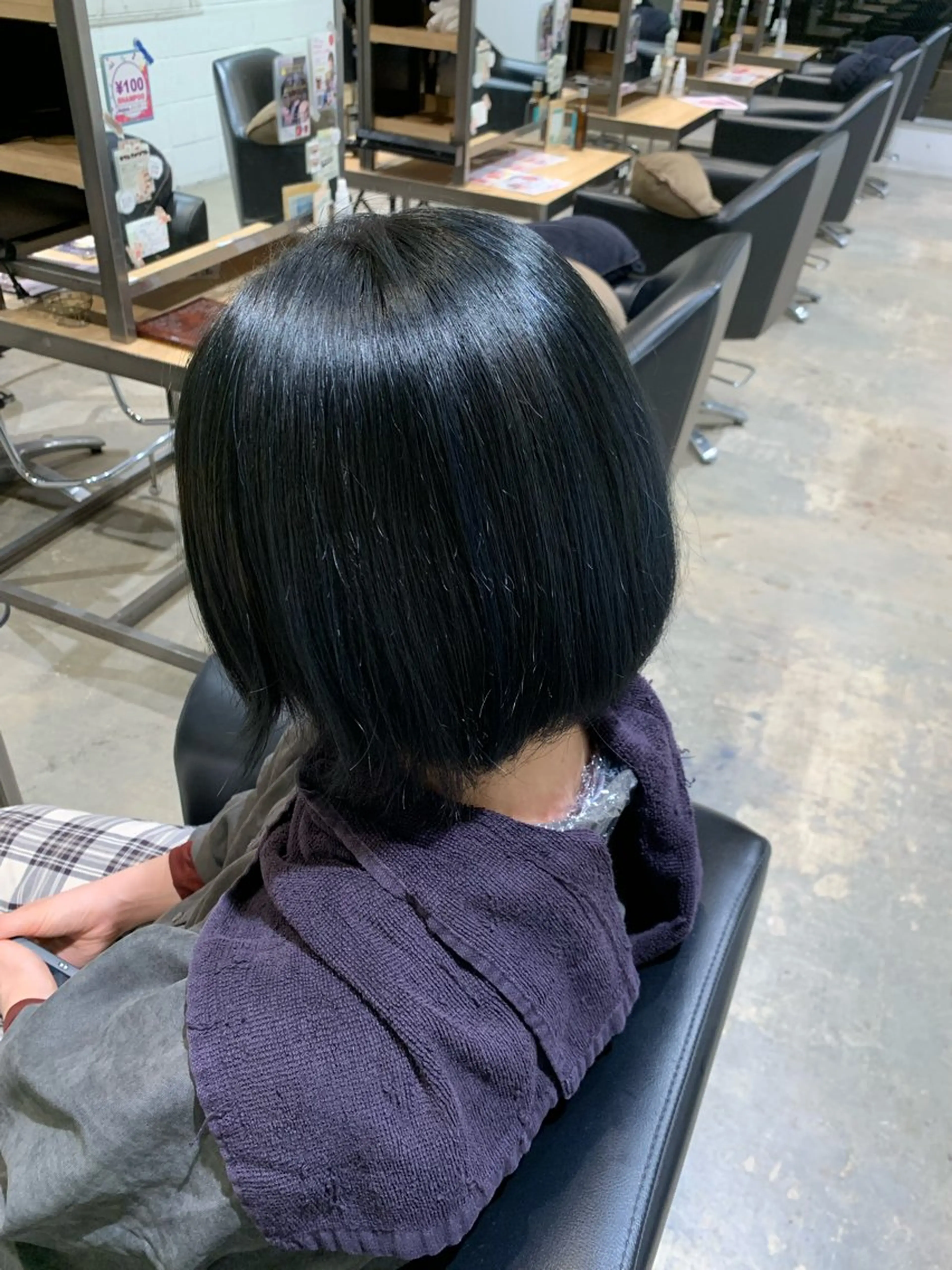 カラー 黒髪 ブルーカラー ブルーブラック ヘアカラー トリートメント 大谷 央翔のヘアスタイル