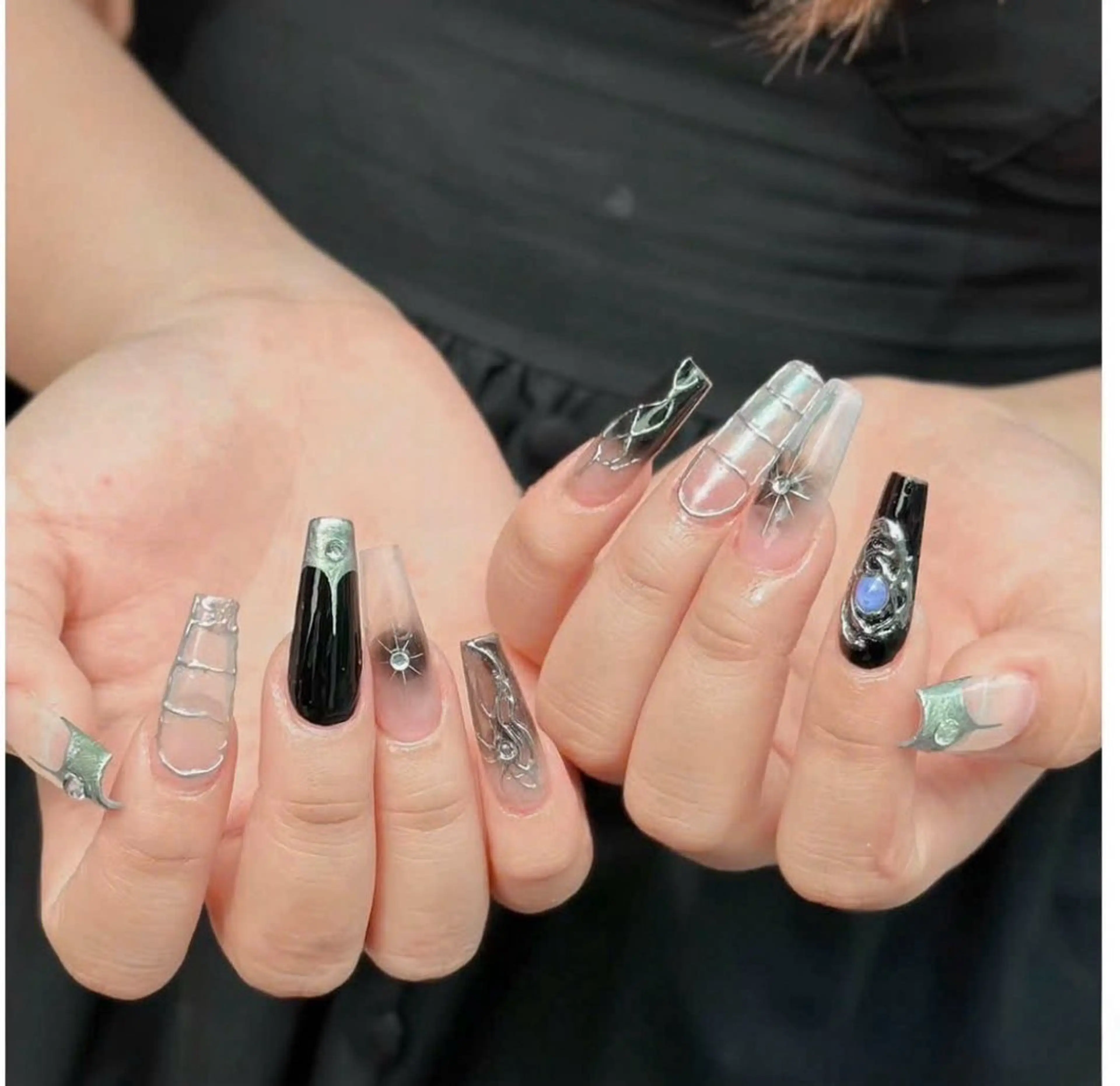 ネイル アニマル柄 オーロラネイル チークネイル フラッシュネイル ジェルネイル ハンドネイル Lyna Nail のネイルデザイン
