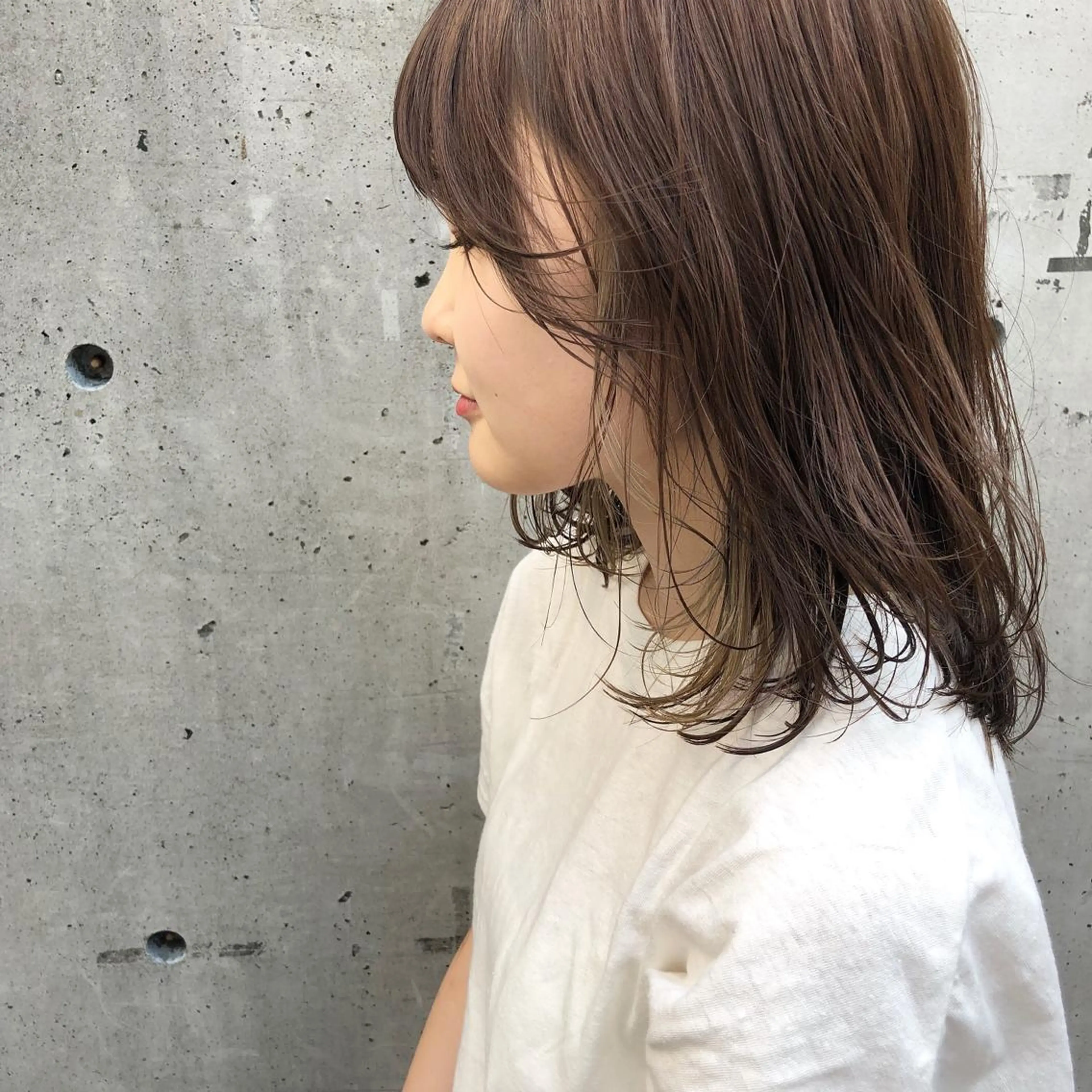 ロング カラー 横山 莉奈のヘアスタイル