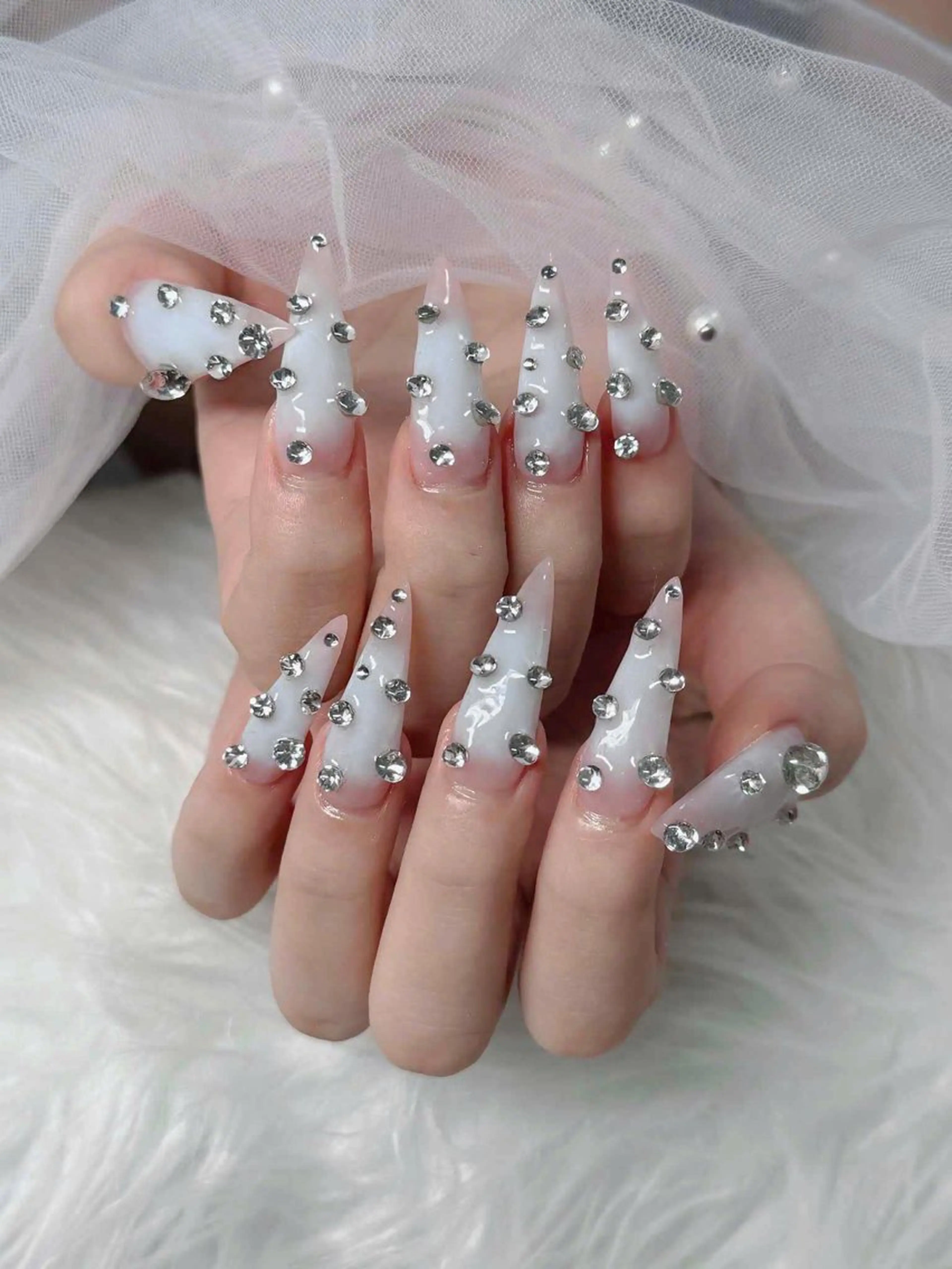 ネイル オーロラネイル フレンチネイル ジェルネイル ハロウィン キラキラネイル ハンドネイル H.baby Nail Salonのネイルデザイン