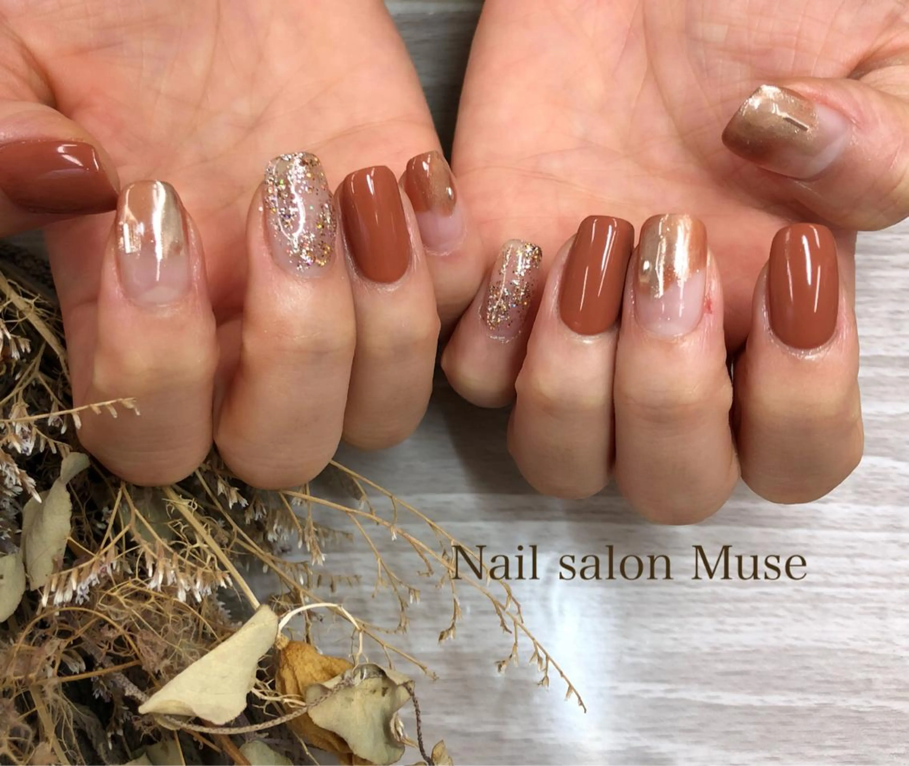 ネイル オレンジ ハンドネイル Nail salon Museのネイルデザイン