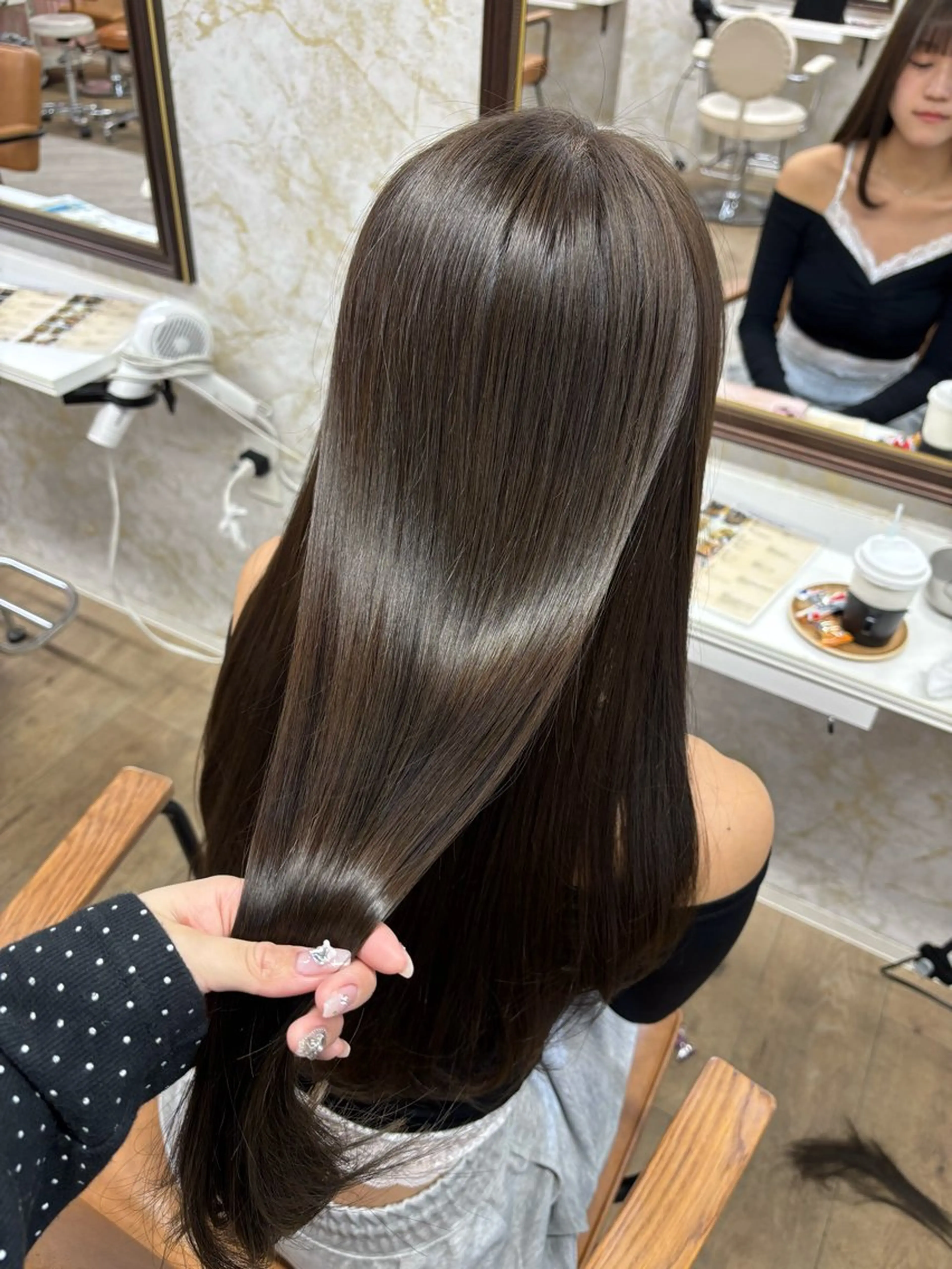 ロング カラー ベージュカラー オリーブベージュ トリートメント chihiro 🎀のヘアスタイル