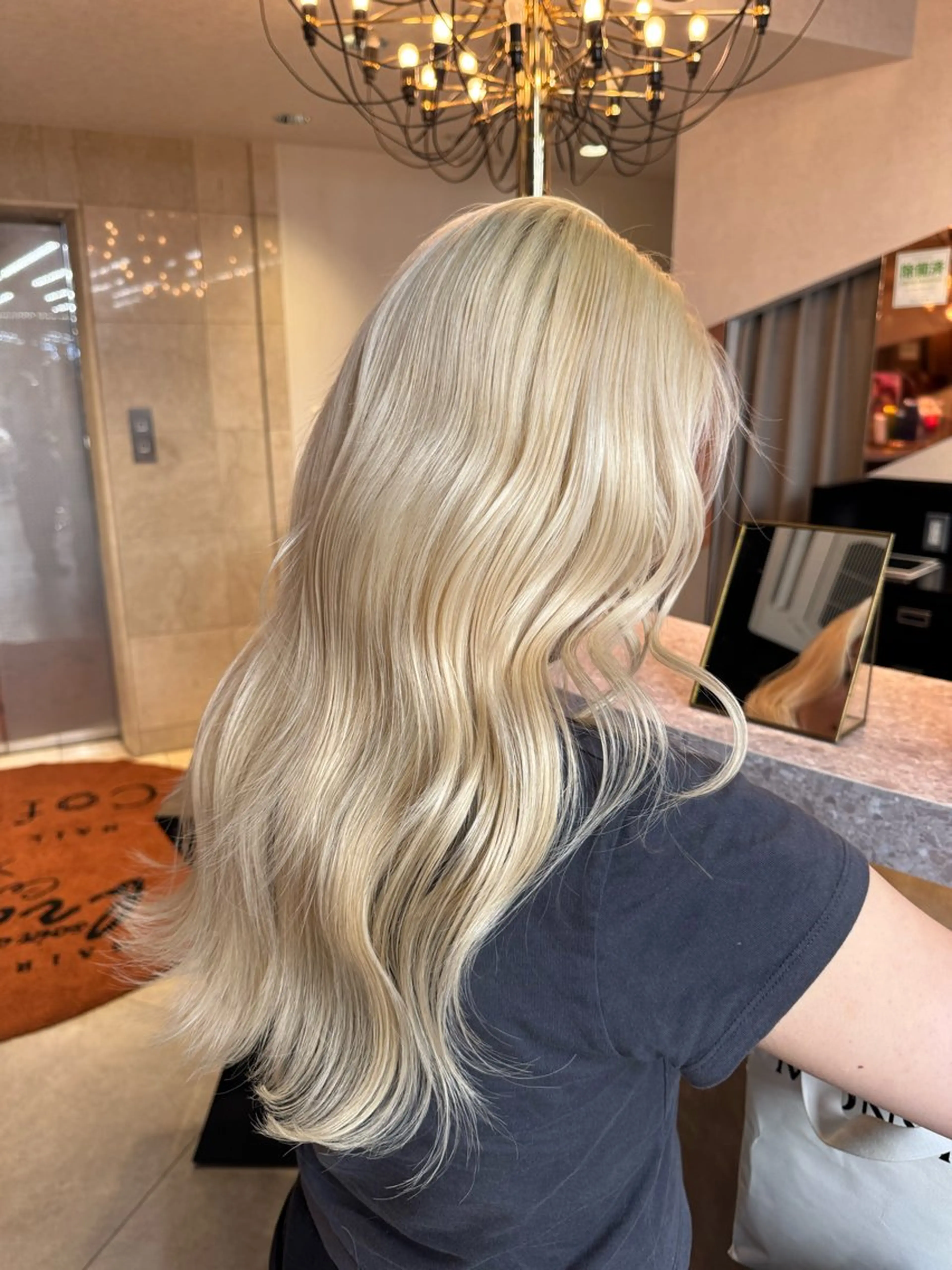 ロング カラー ヘアアレンジ カット ヘアカラー トリートメント 西谷 さきのヘアスタイル