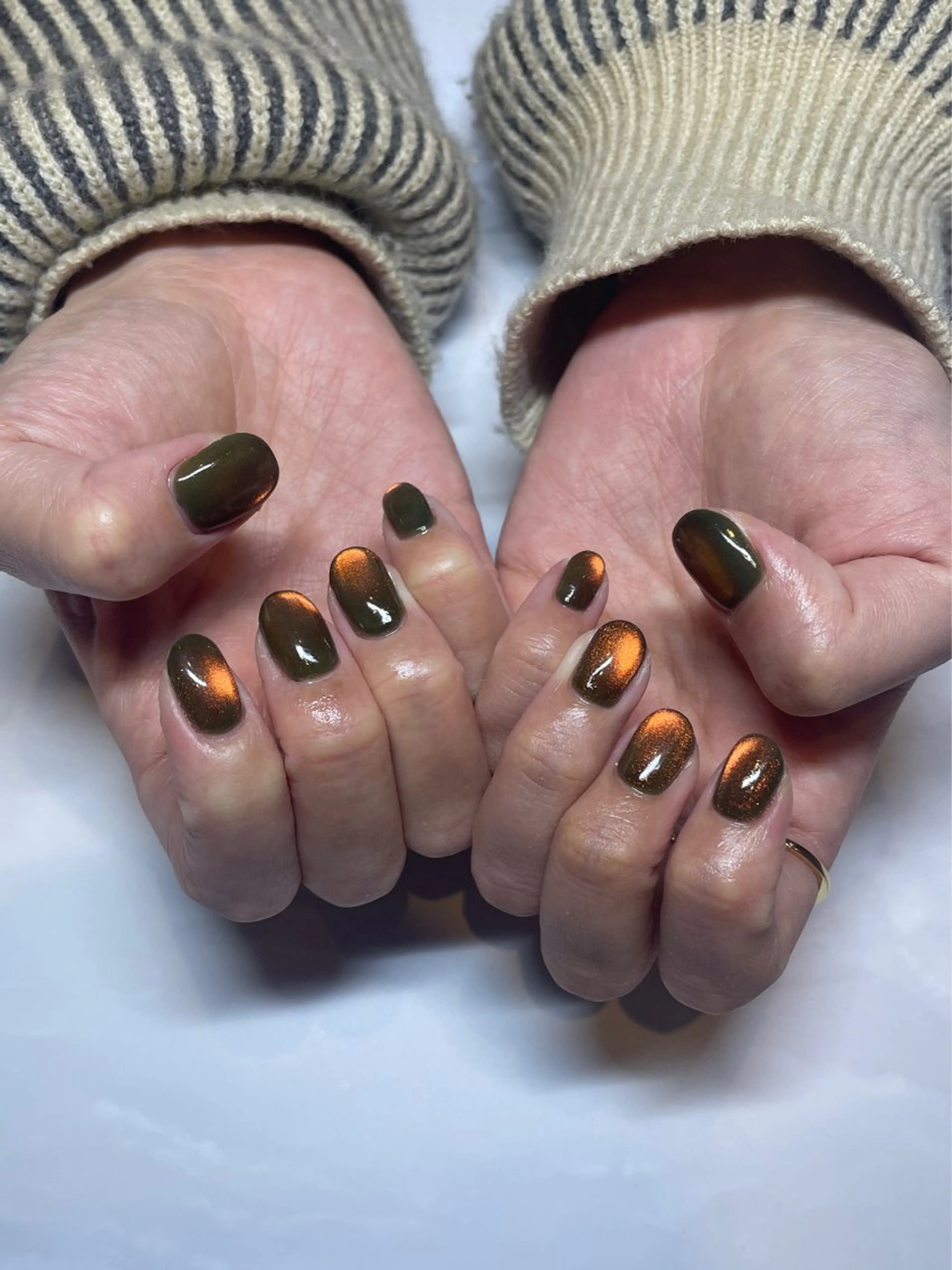 ネイル ハンドネイル Nailsalon Repos.所属・Rika🌼 シンプル•マグネットのネイルデザイン