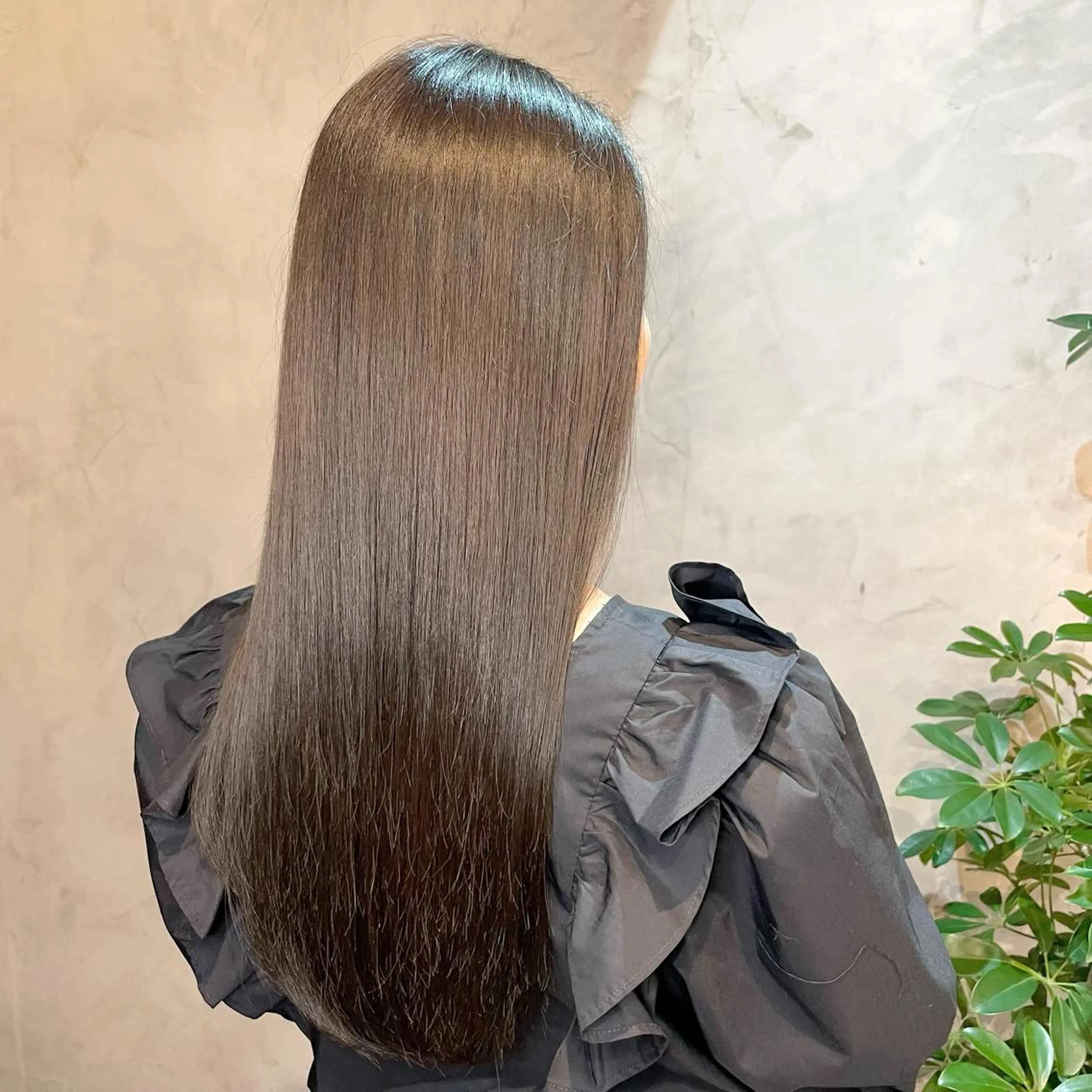 ロング カラー ヘアカラー トリートメント 顔周りカット× 髪質改善【リョウ】のヘアスタイル