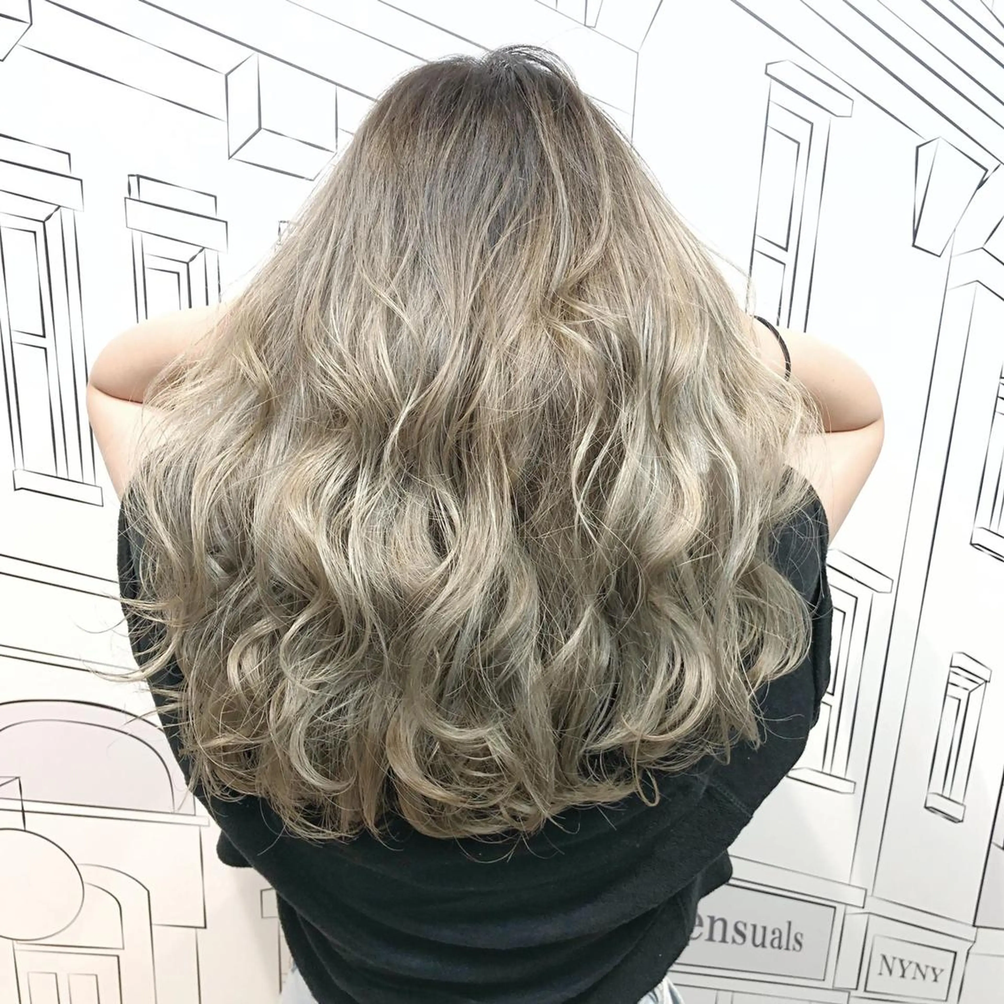 セミロング 外国人風カラー レイヤー⭐️カラー ⭐️平川雅史のヘアスタイル