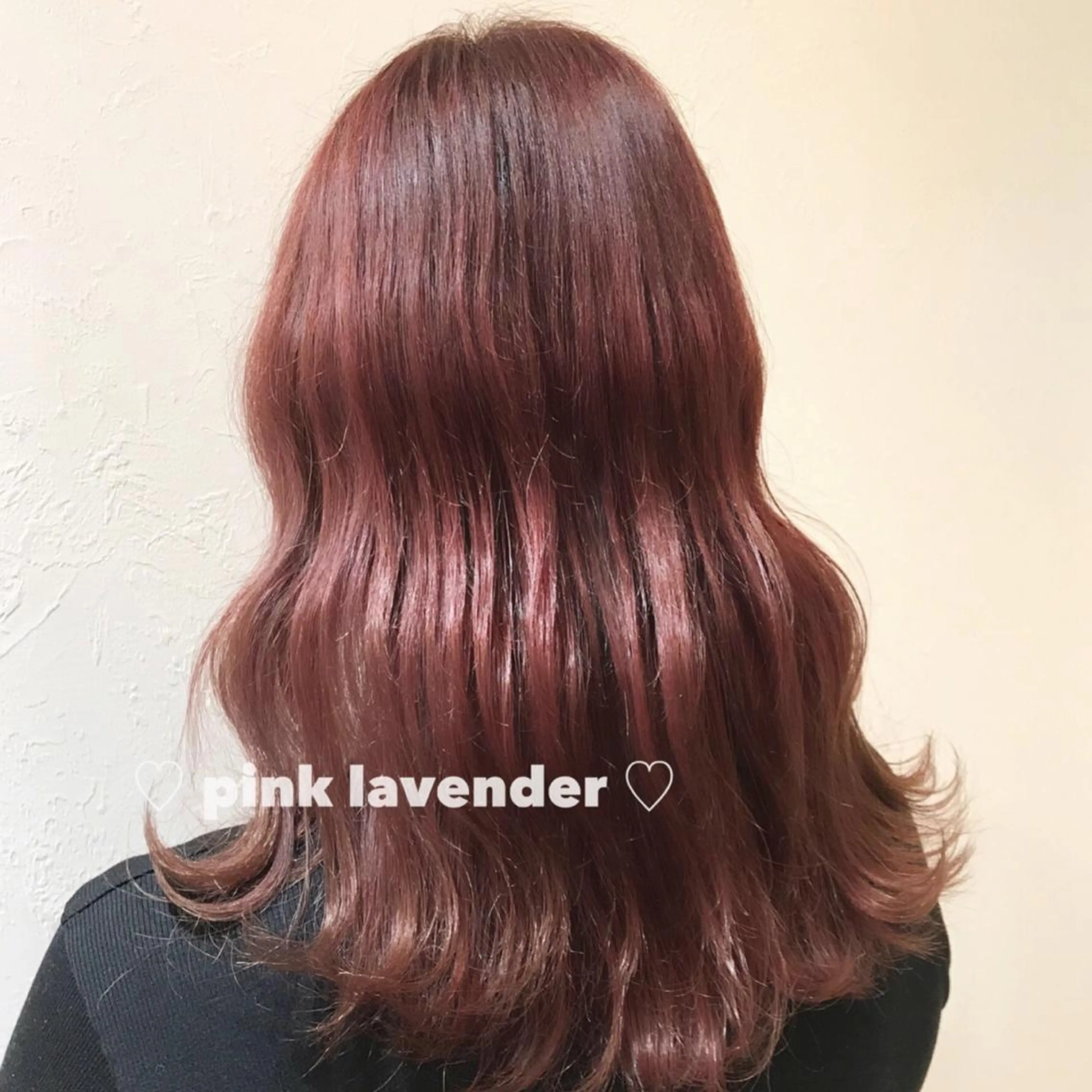 ロング ブリーチなしカラー レイヤーカットのヘアスタイル