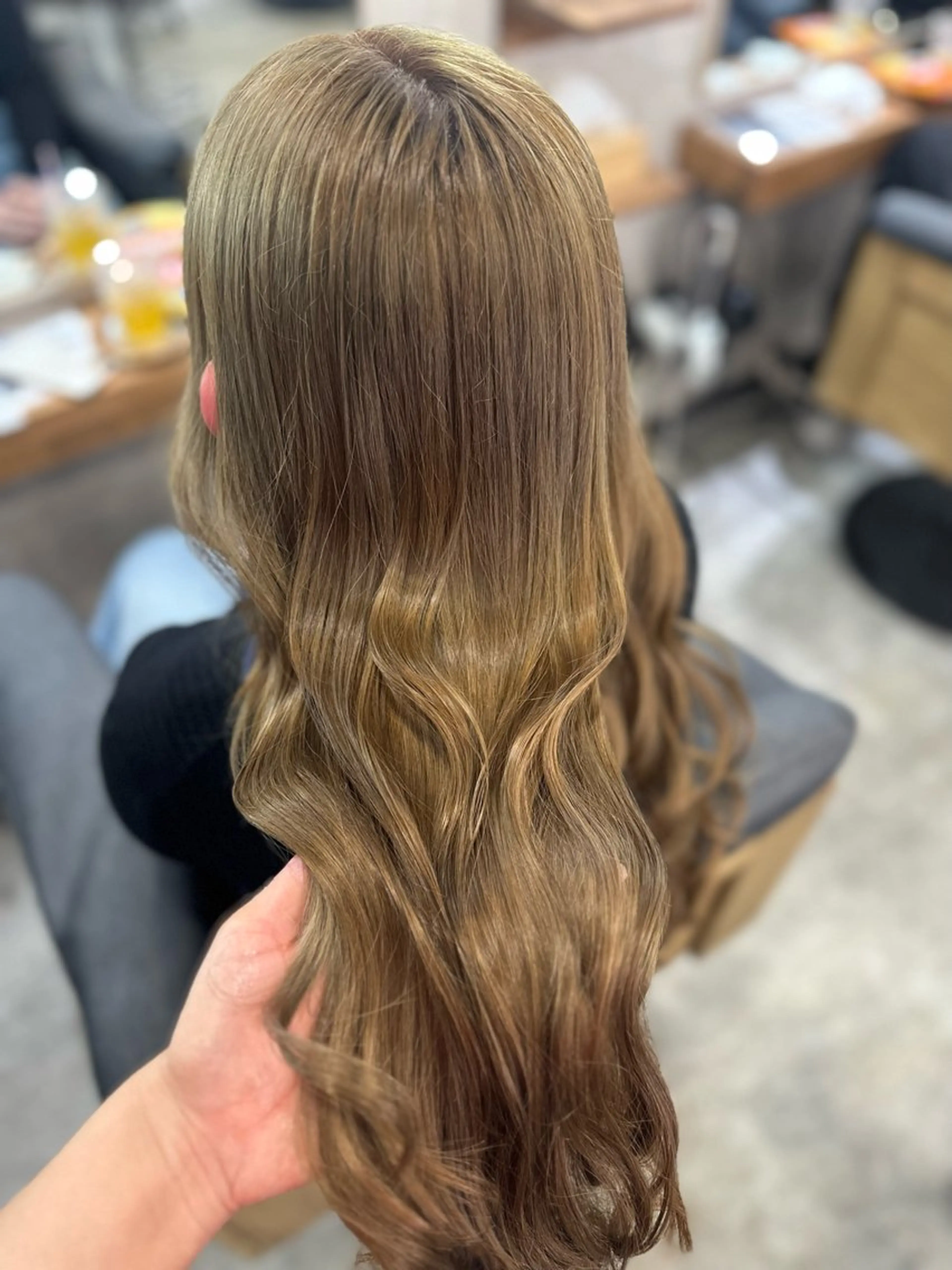 ロング ヘアカラー トリートメント MOURI CHISATOのヘアスタイル