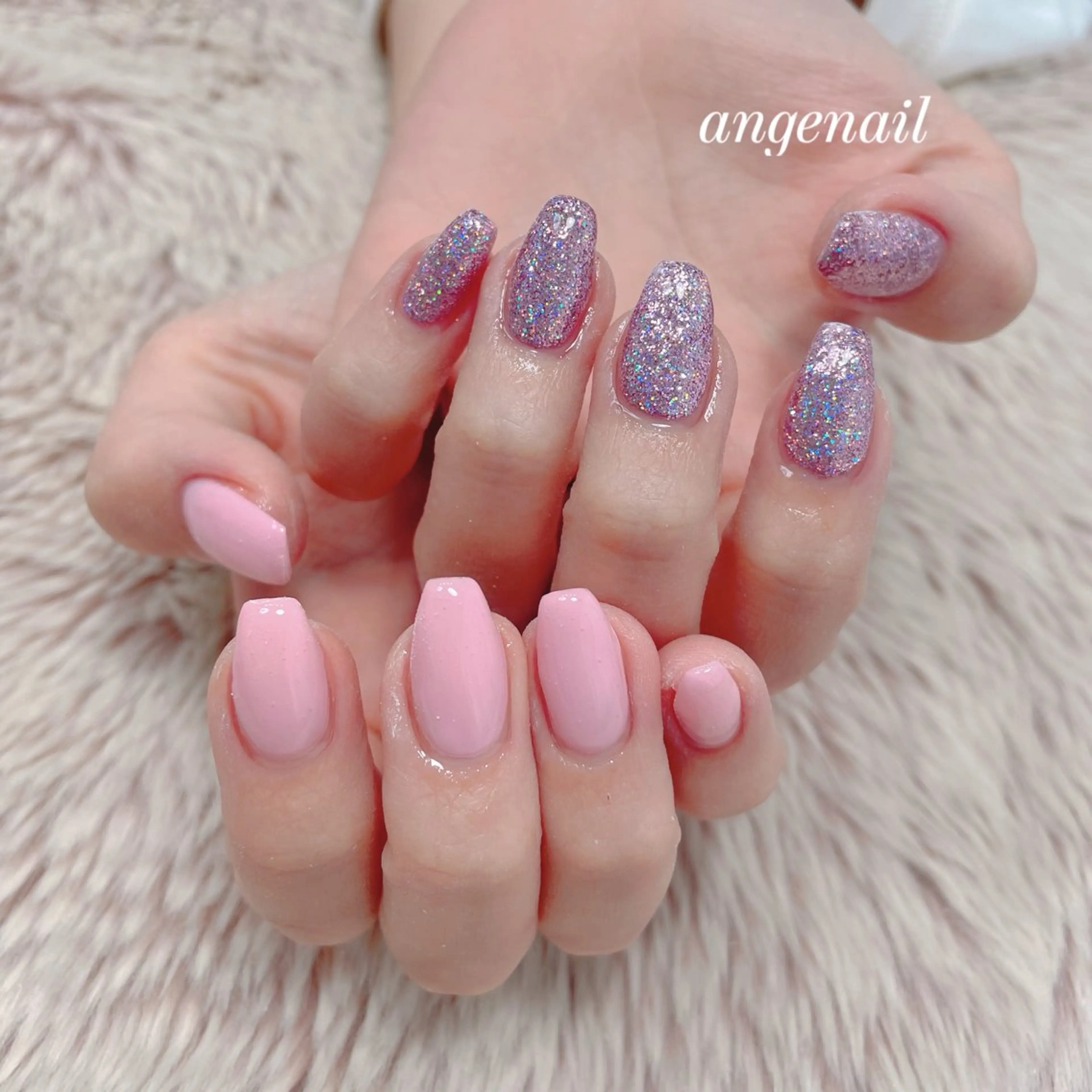 ネイル グラデーション ハート ラメ(グリッター) 持ち込み ワンカラーネイル ハンドネイル angenail所属・angenail MAKIのネイルデザイン