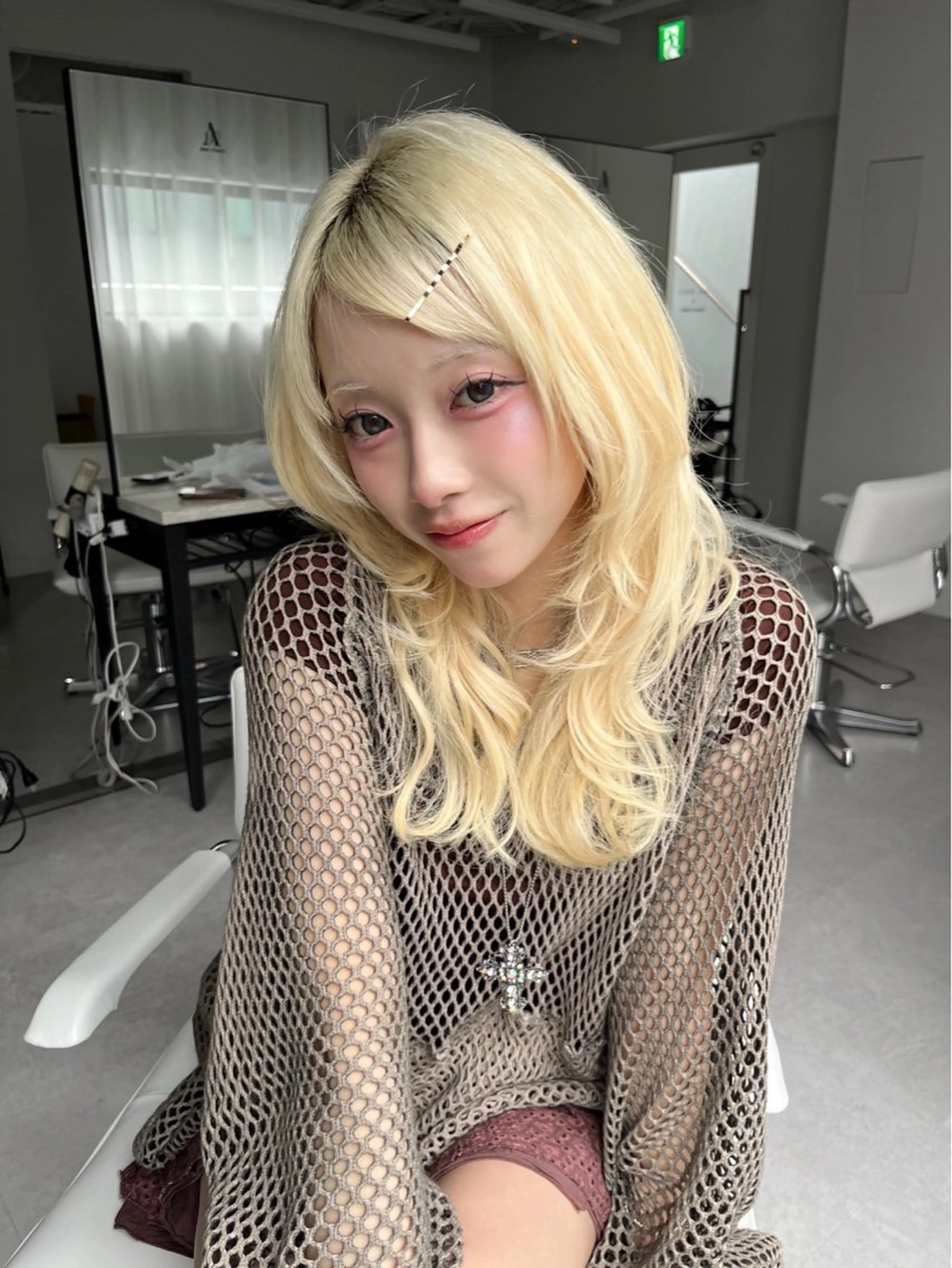 ロング カラー ベージュカラー ブロンド ブロンドベージュ ハイトーンカラー ハッシュカット カット ヘアカラー トリートメント 透明感カラー🩵🩵 韓国ヘアkanatoのヘアスタイル