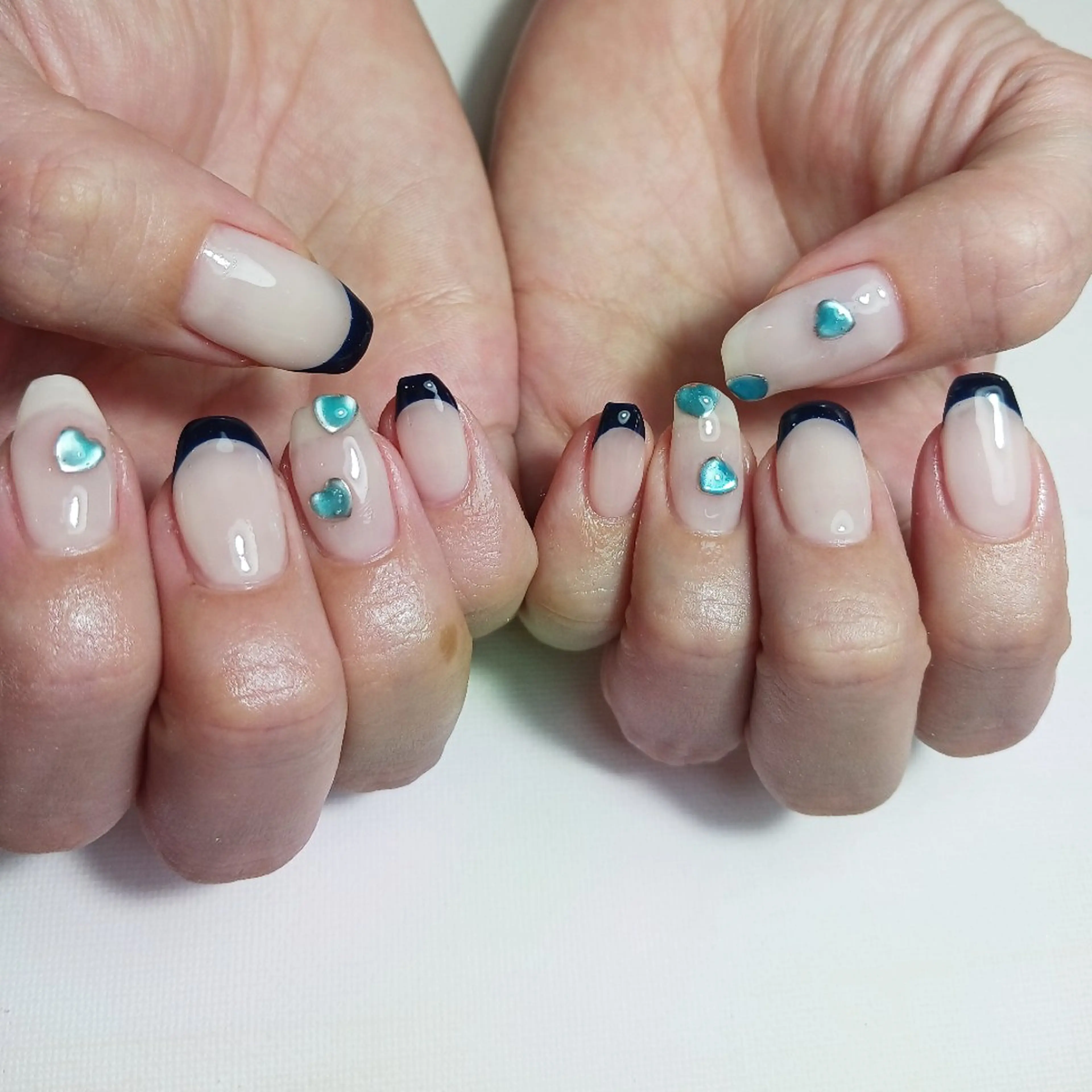 ネイル フレンチネイル ジェルネイル ハート 持ち込み ショートネイル ハンドネイル nanakonail /持込みデザイン専門のネイルデザイン