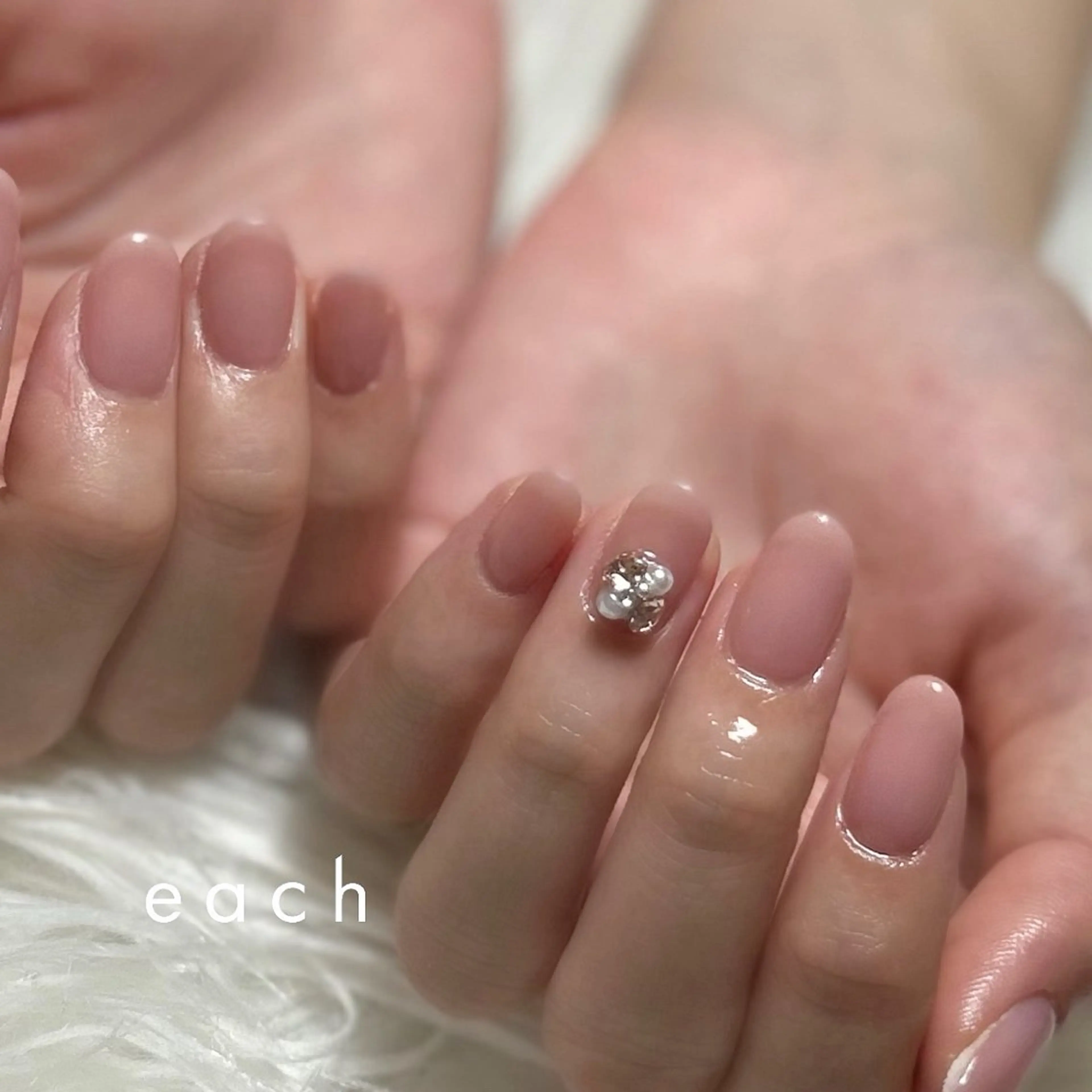 ネイル 𝒆𝒂𝒄𝒉 kanako 🕊のネイルデザイン