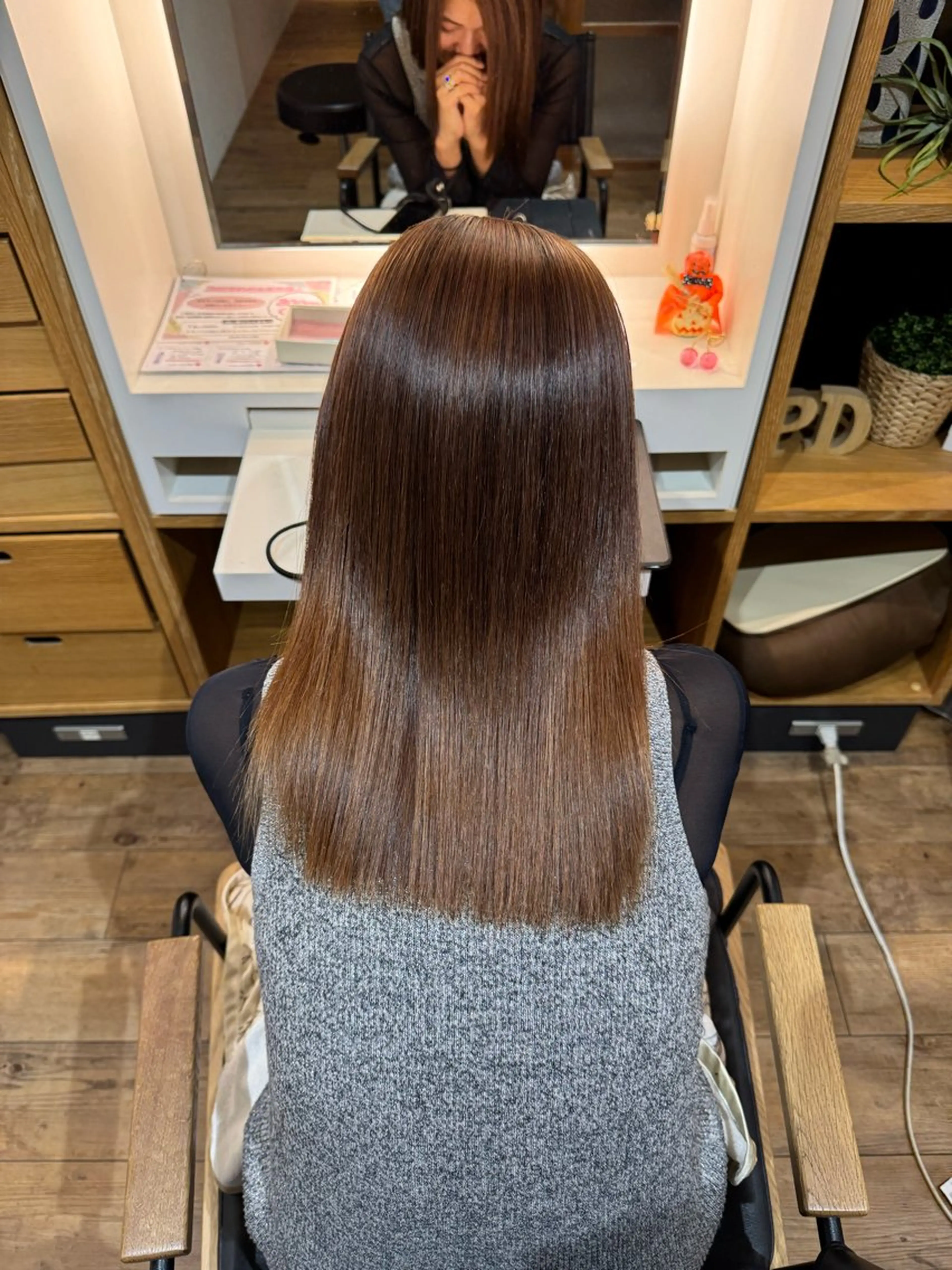 セミロング カット 縮毛矯正 トリートメント afloatkobe所属・美髪/髪質改善 川口凌弥のヘアスタイル