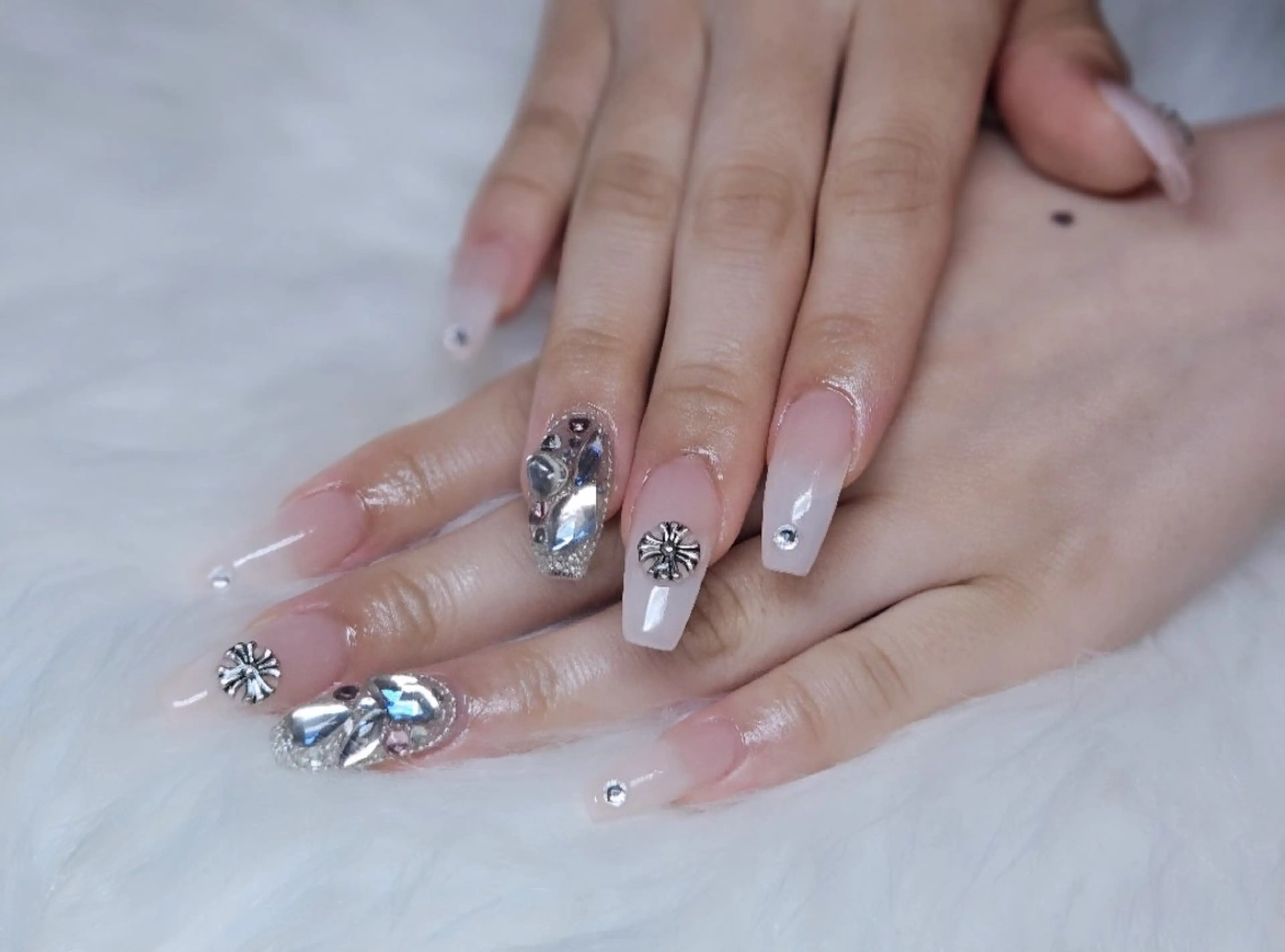 ネイル lisse所属・京免 もものネイルデザイン