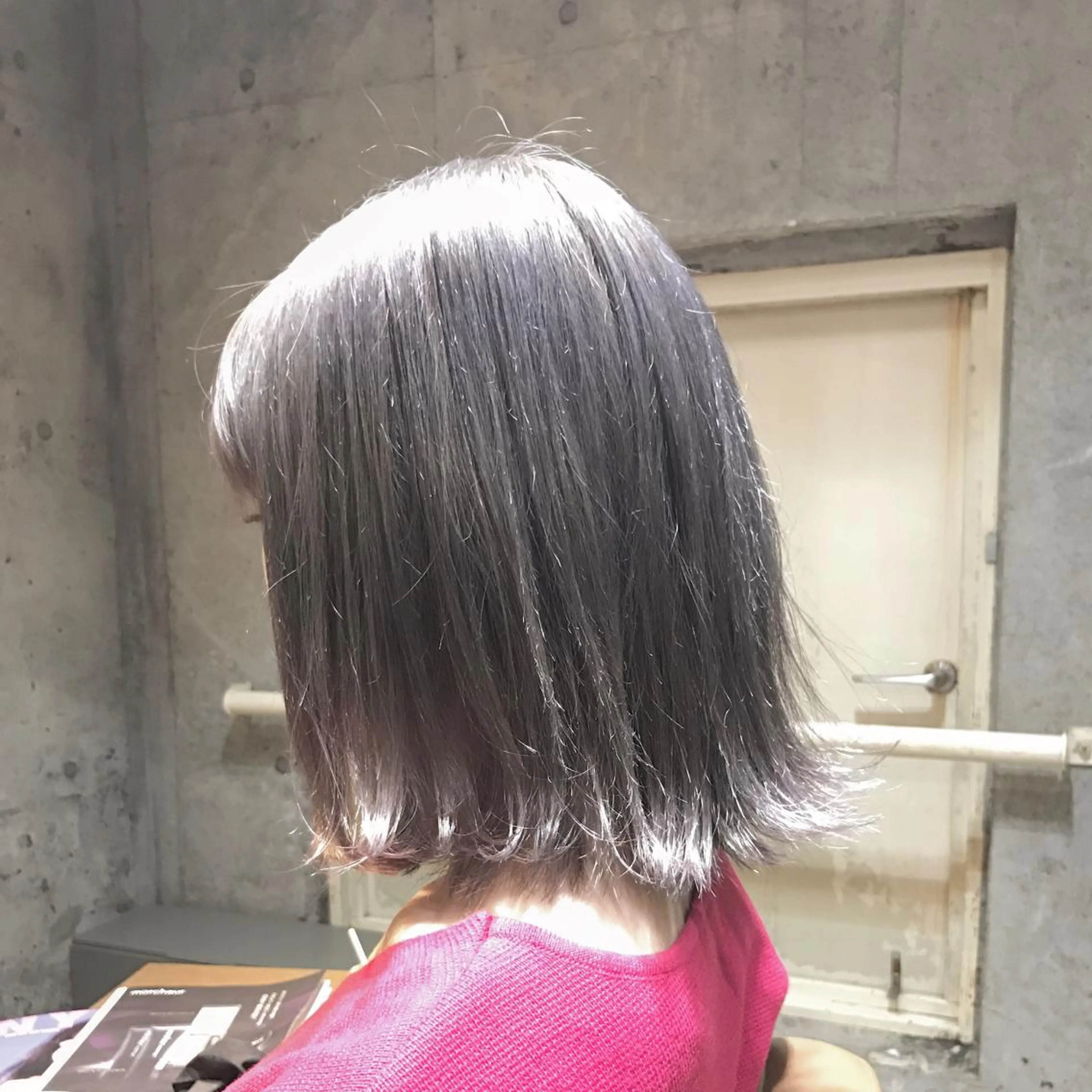 ショート カラー ブリーチ ダブルカラー シルバー ホワイトシルバー 高比良 剛のヘアスタイル