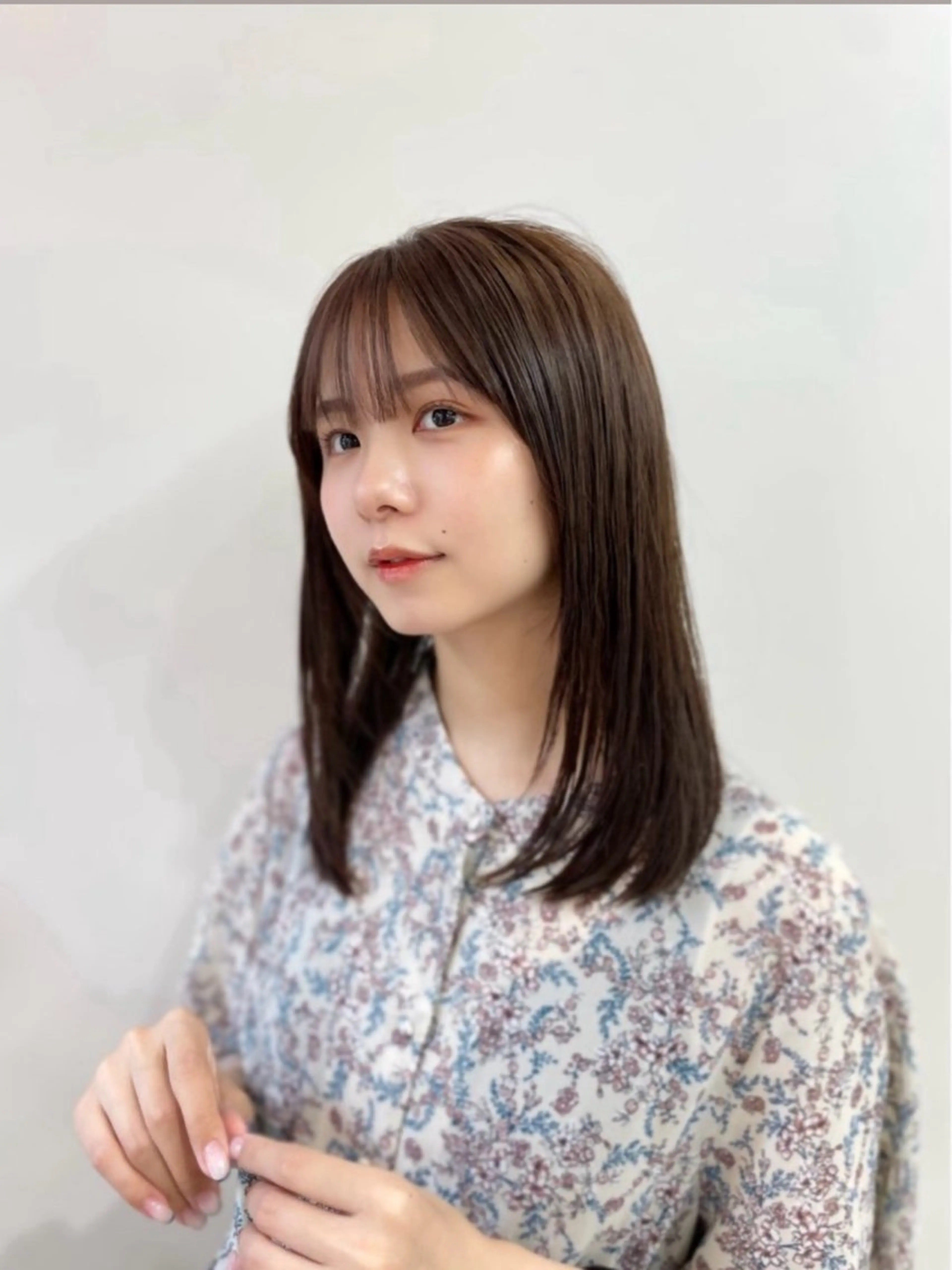 ミディアム カラー ブラウンカラー ナチュラルブラウン レイヤーカット カット ヘアカラー ❤️ショートカット ・顔周りカット❤️のヘアスタイル