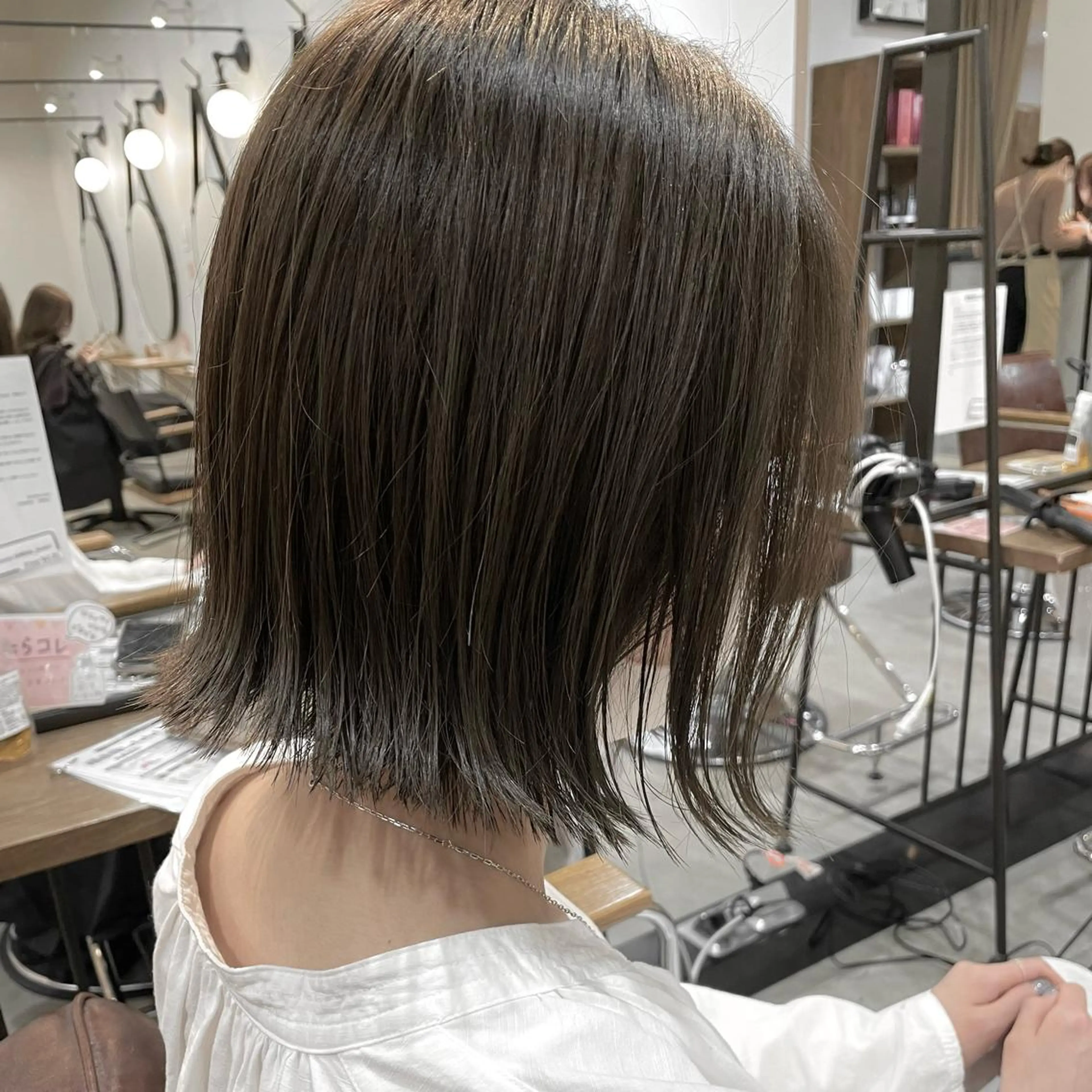 ミディアム ボブ 外ハネヘア lolonois梅田 髪質改善✨愛一郎のヘアスタイル
