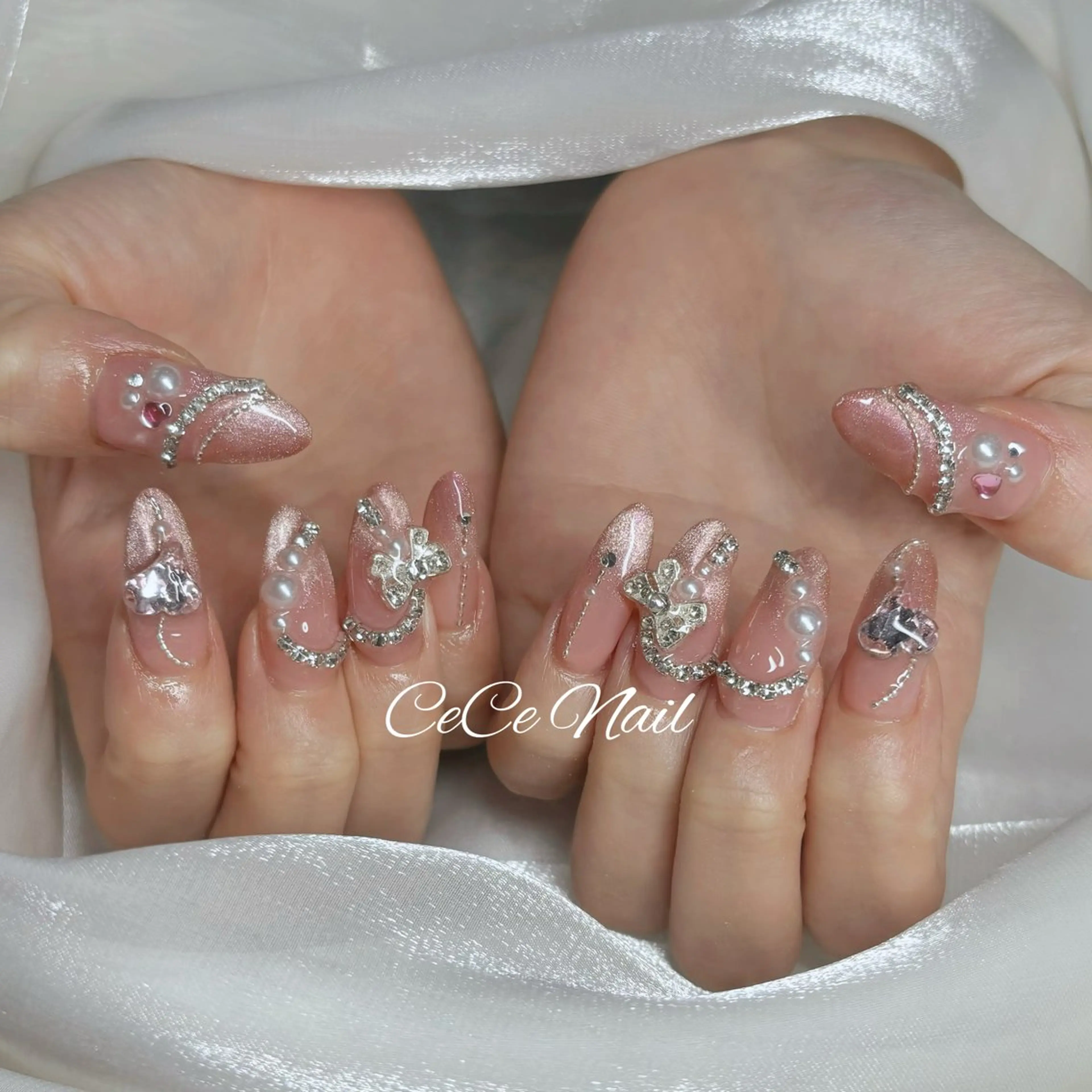ネイル オーロラネイル 長さ出し フットネイル フレンチネイル ジェルネイル ハンドネイル CeCe Garden所属・CeCeGarden ✨️キラキラワンホンのネイルデザイン
