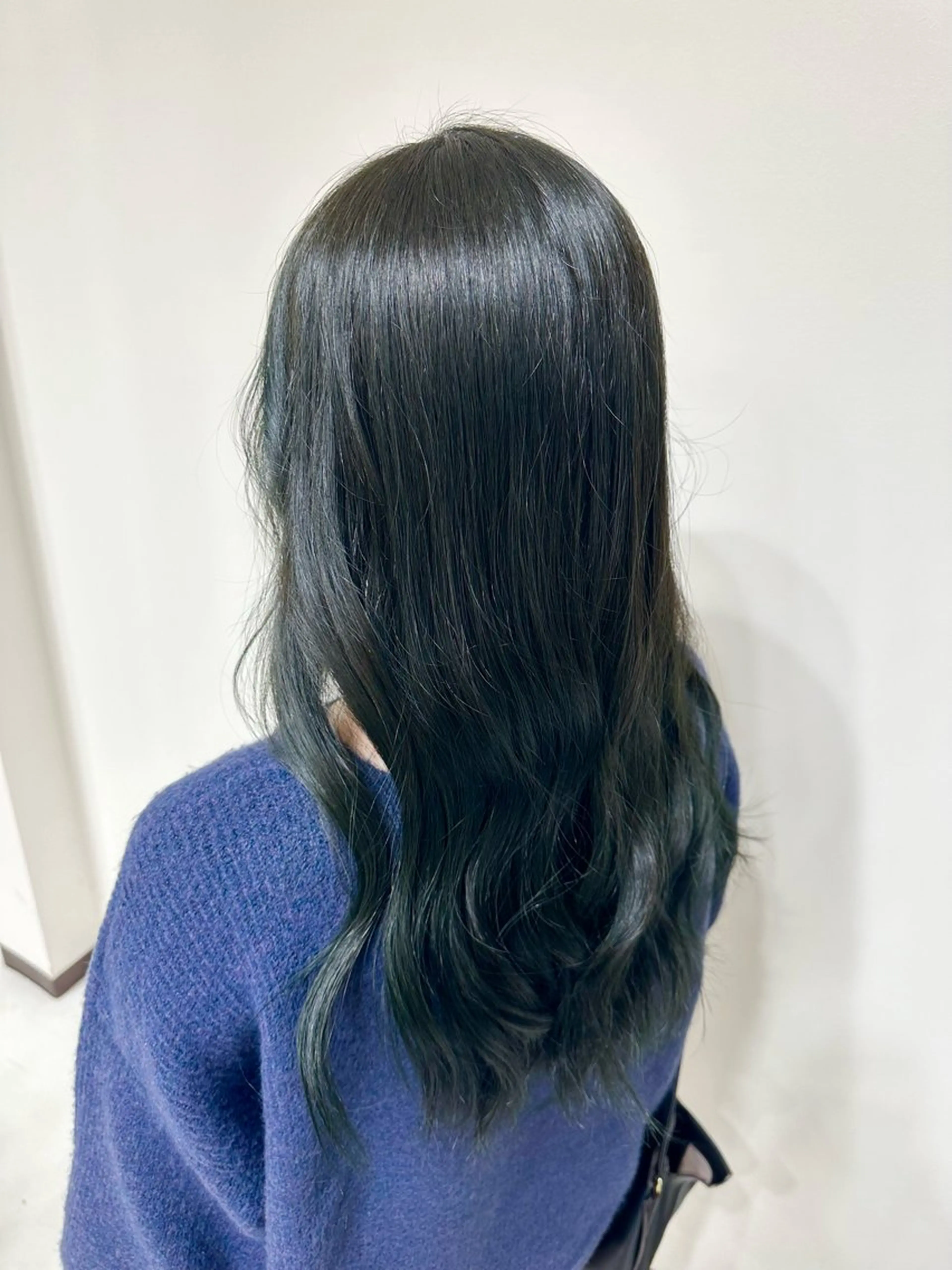 セミロング カラー ヘアアレンジ オリーブカラー ✨小山/ハイトーン/ レイヤー✨中茎涼太のヘアスタイル