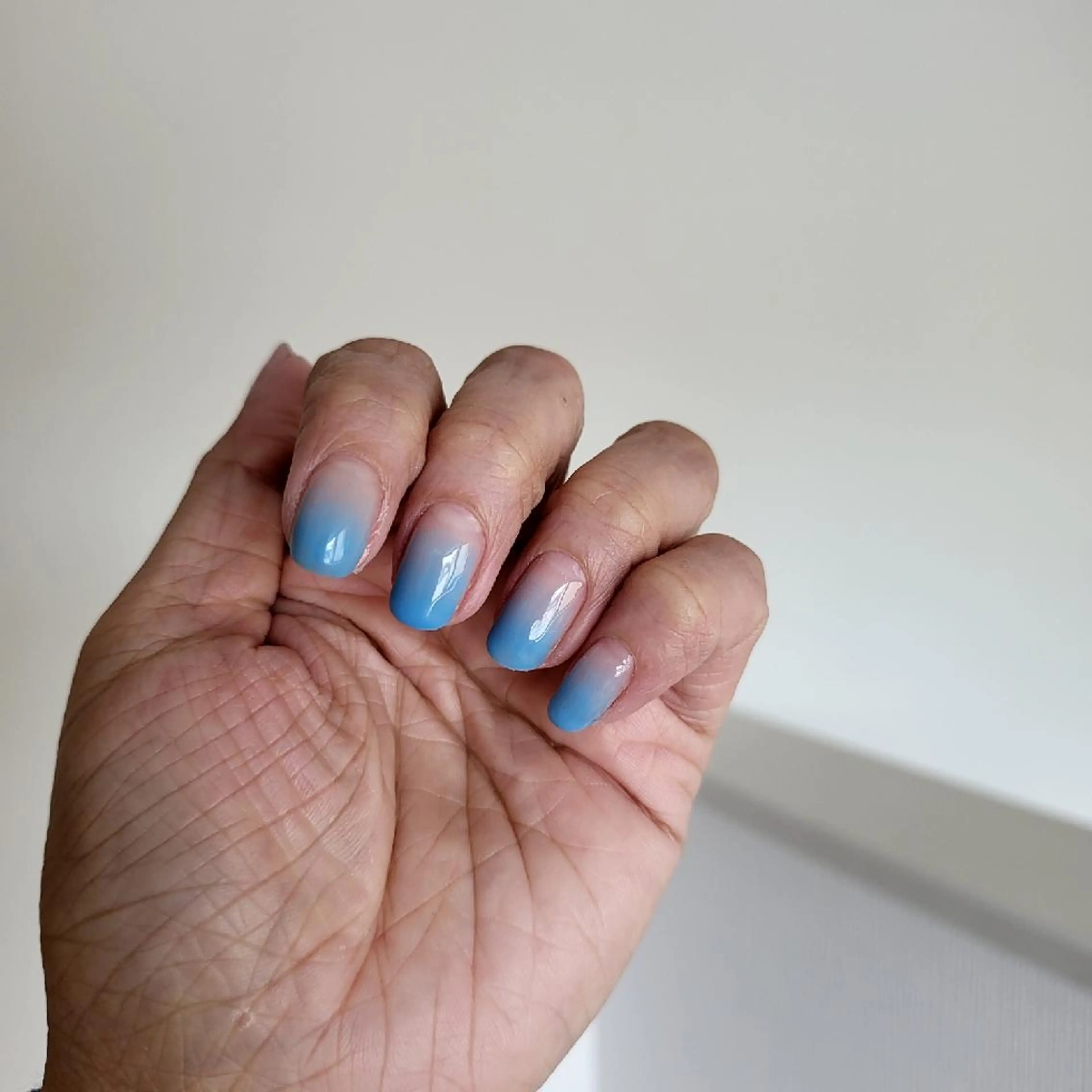 ネイル ブルー グラデーション ハンドネイル nail イロドリのネイルデザイン