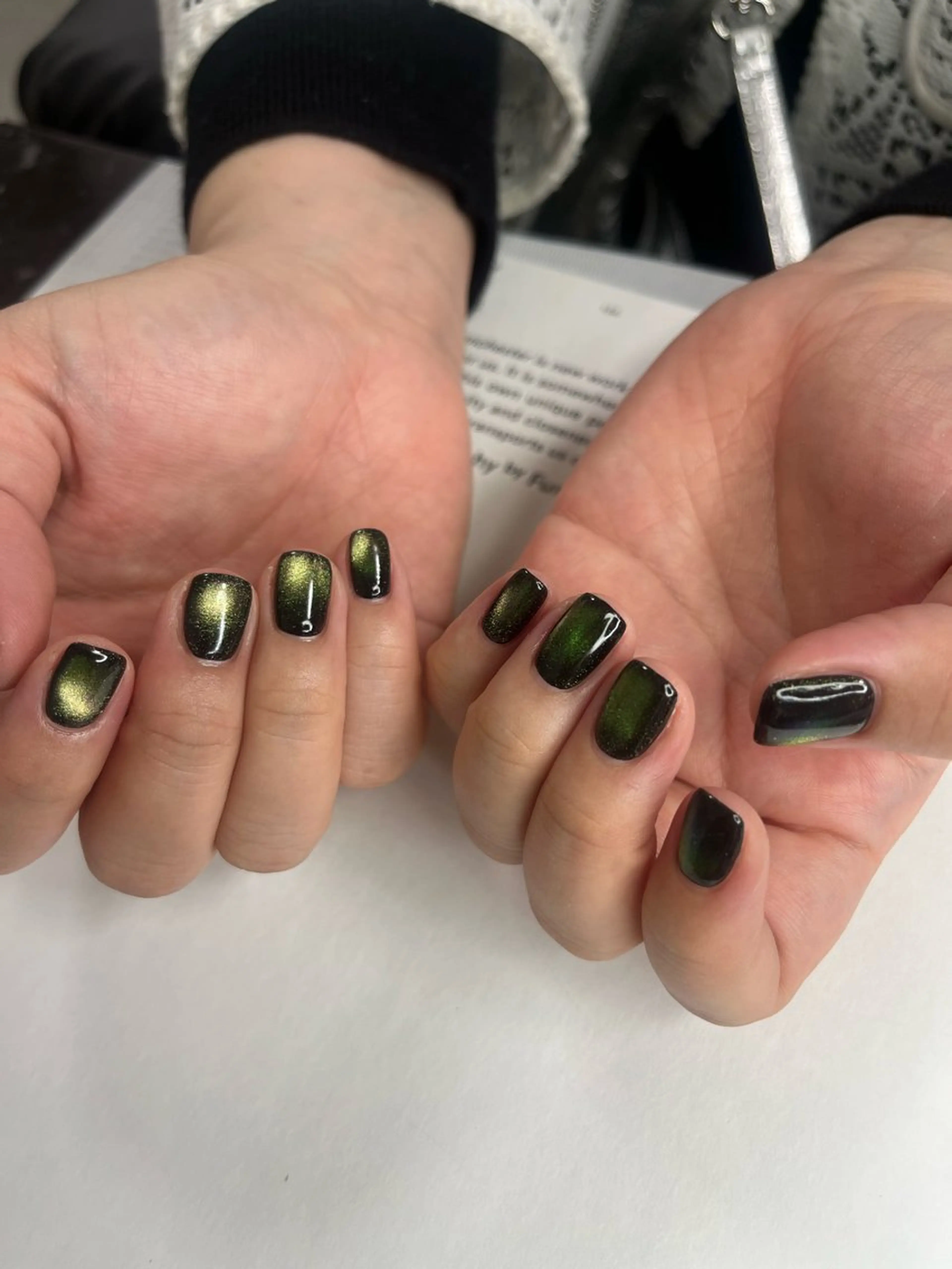 ネイル グリーン マグネットネイル ハンドネイル エレン 南越谷のネイルデザイン