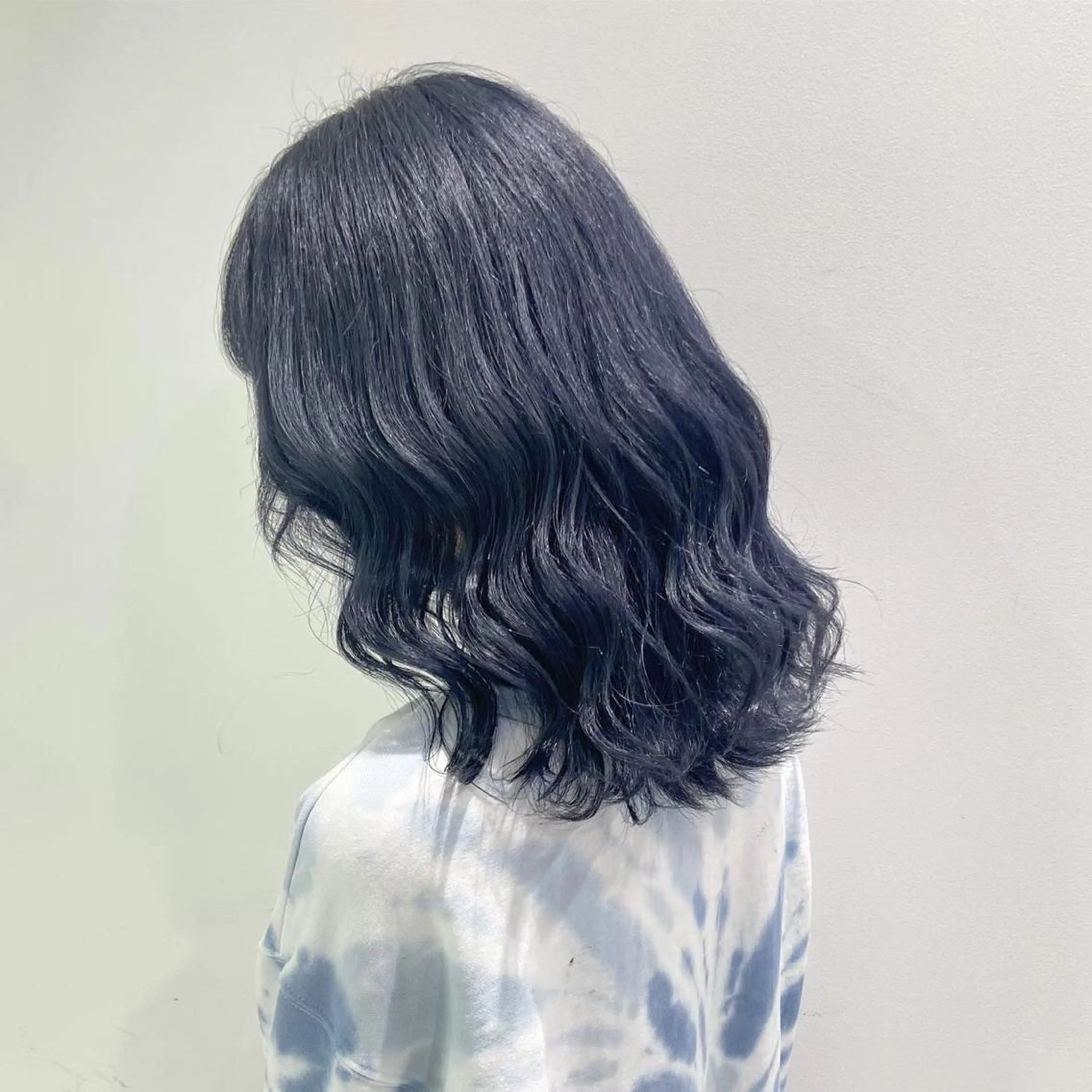 ロング 寒色＆ブリーチ特化 寒色MiOのヘアスタイル