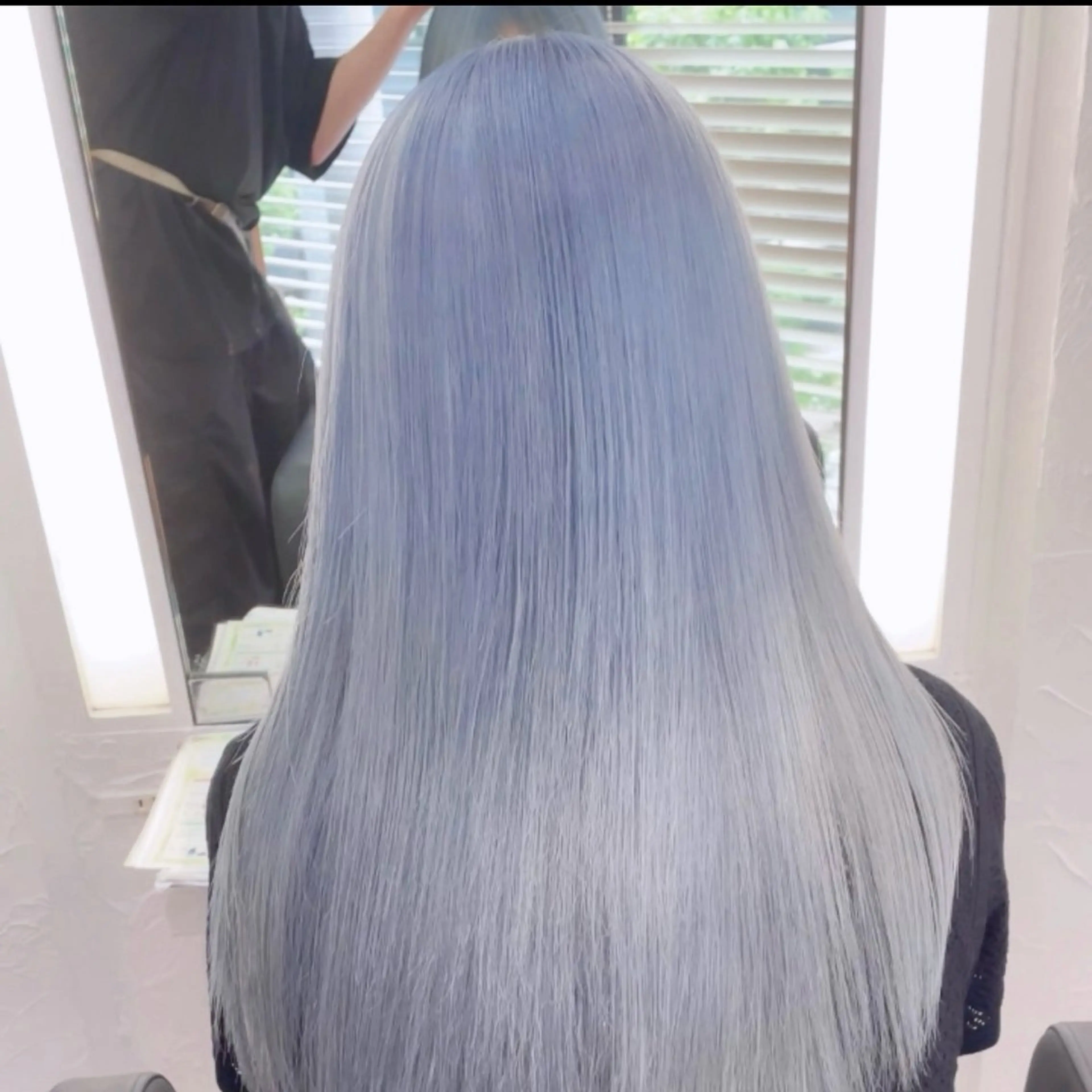 ロング カラー ブリーチ ブルーカラー ケアブリーチ デザインカラー ハイトーンカラー ヘアカラー トリートメント カラー特化× 赤井龍斗のヘアスタイル